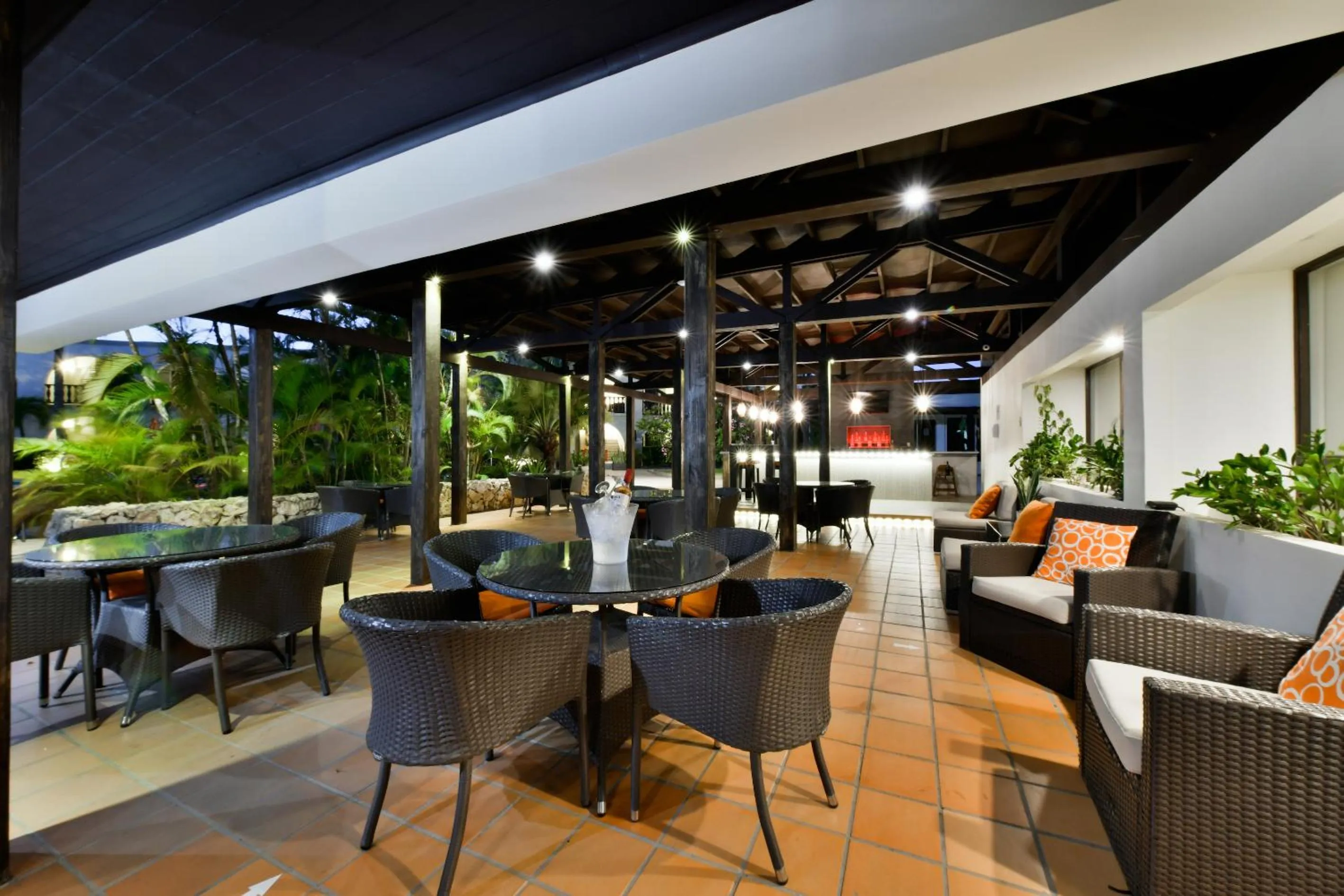 Lounge or bar in Talk of the Town Beach Hotel & Beach Club by GH Hoteles