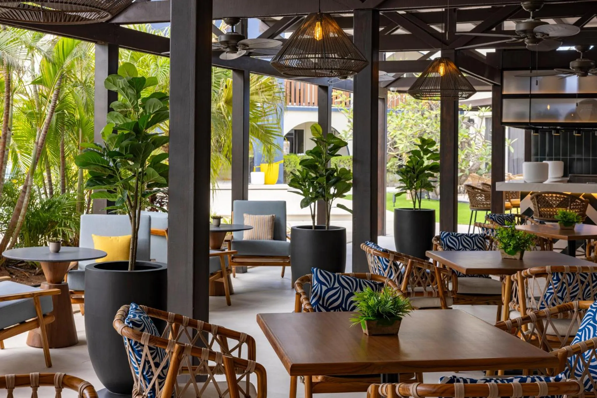 Restaurant/places to eat in voco Surfside Aruba by IHG