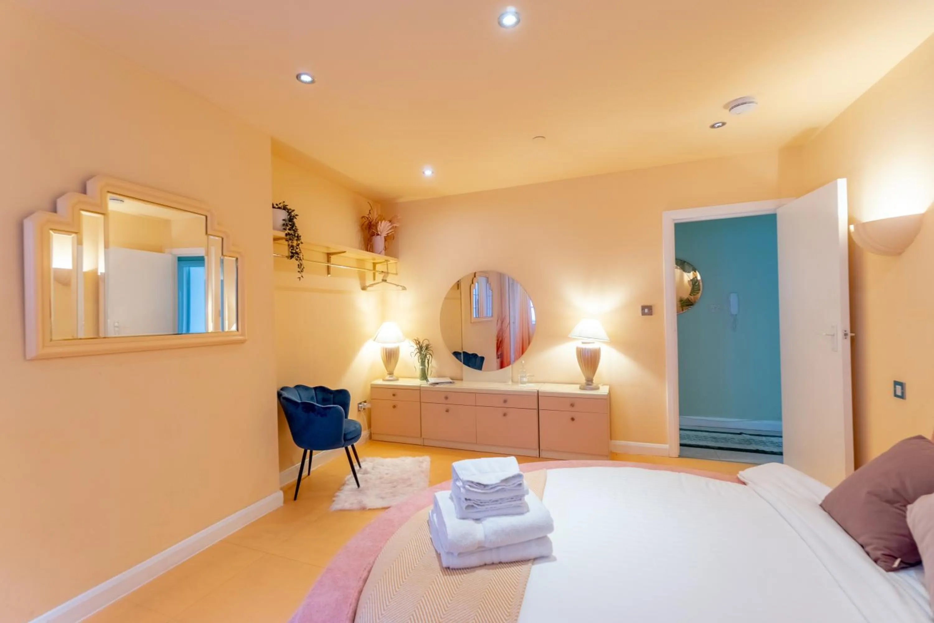 Bedroom, Bed in The Courtyard Suite by Margate Suites