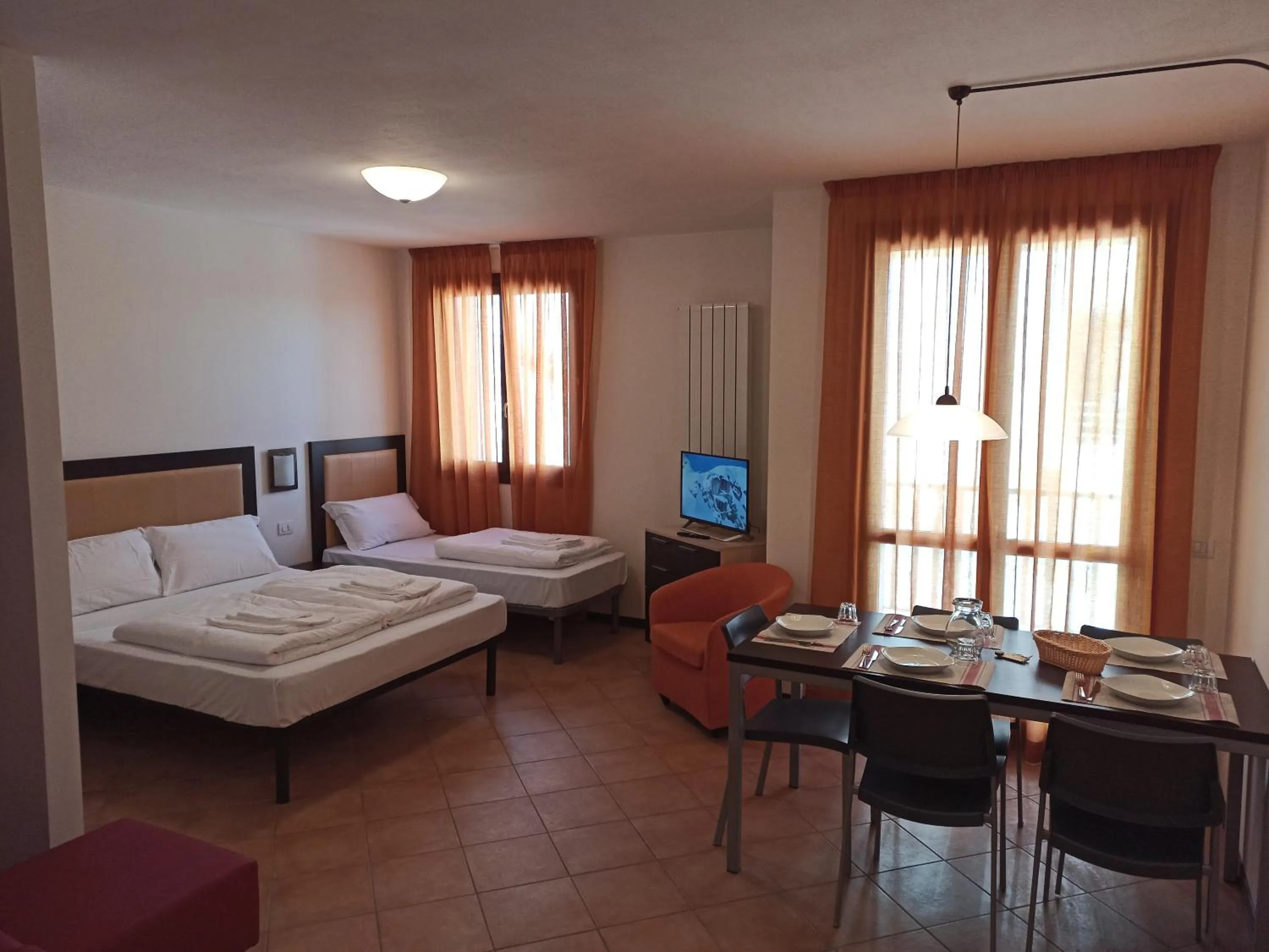 Photo of the whole room, Bed in Residence le Polle