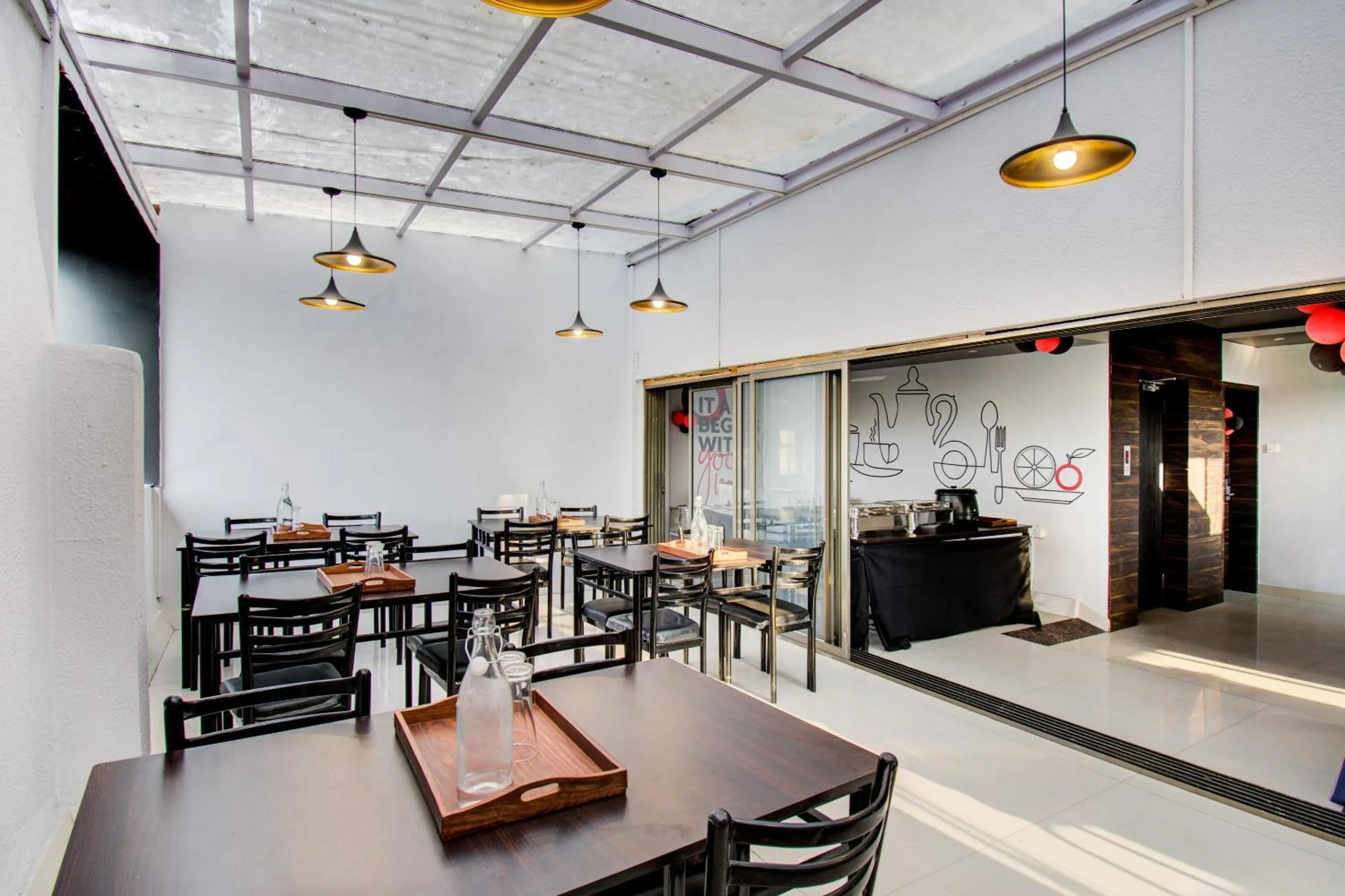 Restaurant/places to eat in Collection O Rajdhani Hotel