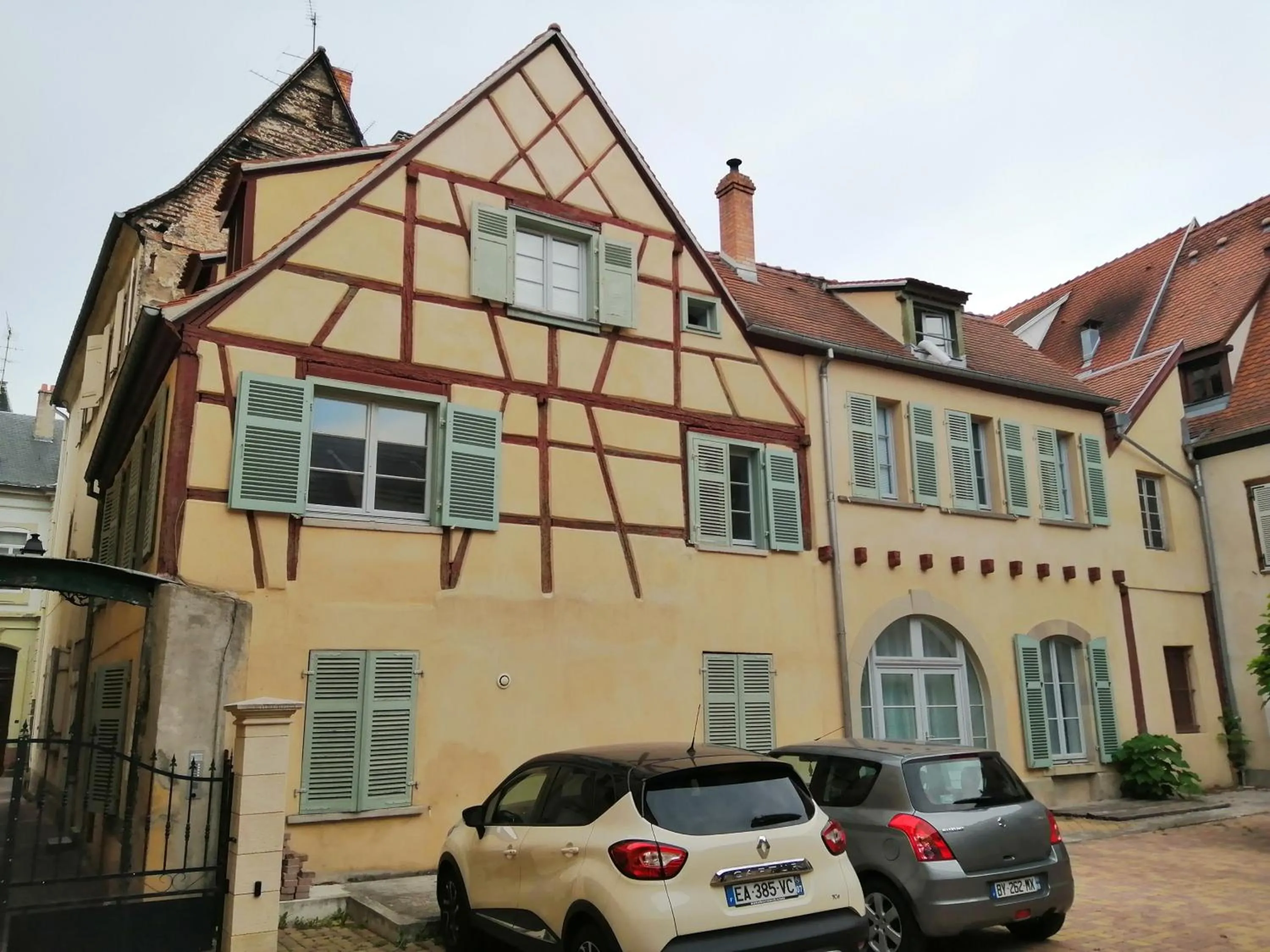 Property building in La Cour de Berthe Ouest