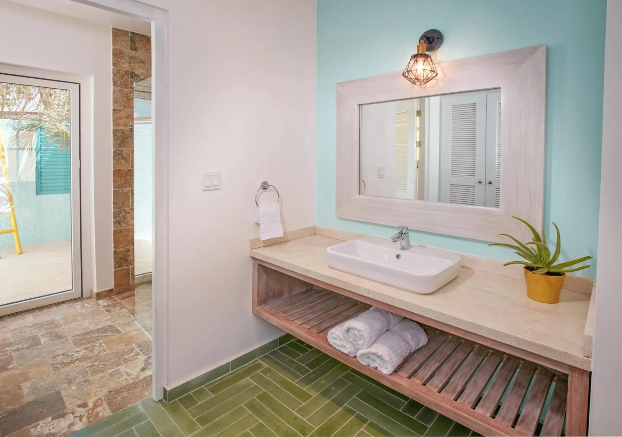 Shower in Boardwalk Boutique Hotel Aruba - Adults Only