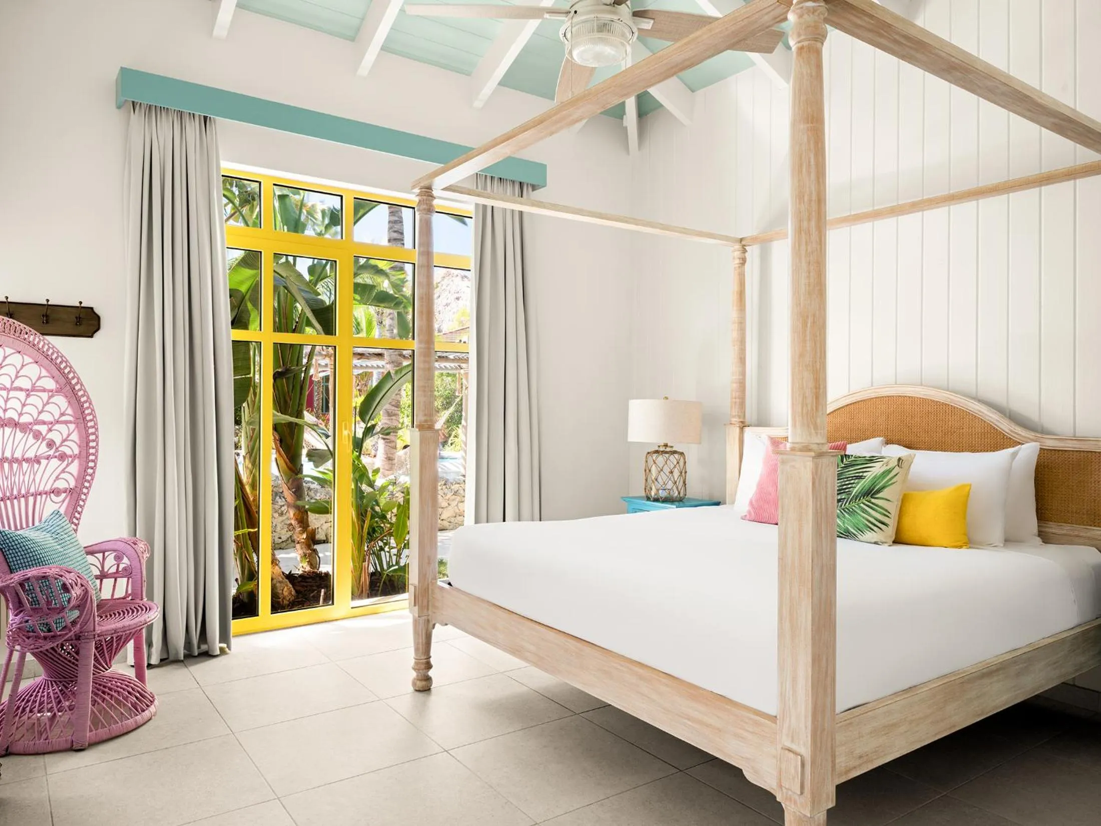 Bed in Boardwalk Boutique Hotel Aruba - Adults Only
