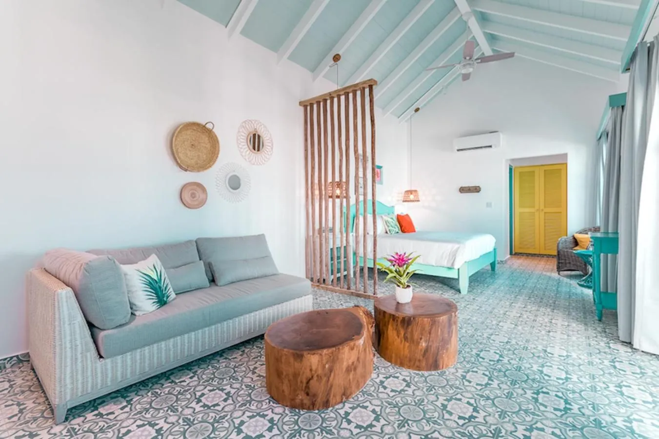 Bed in Boardwalk Boutique Hotel Aruba - Adults Only