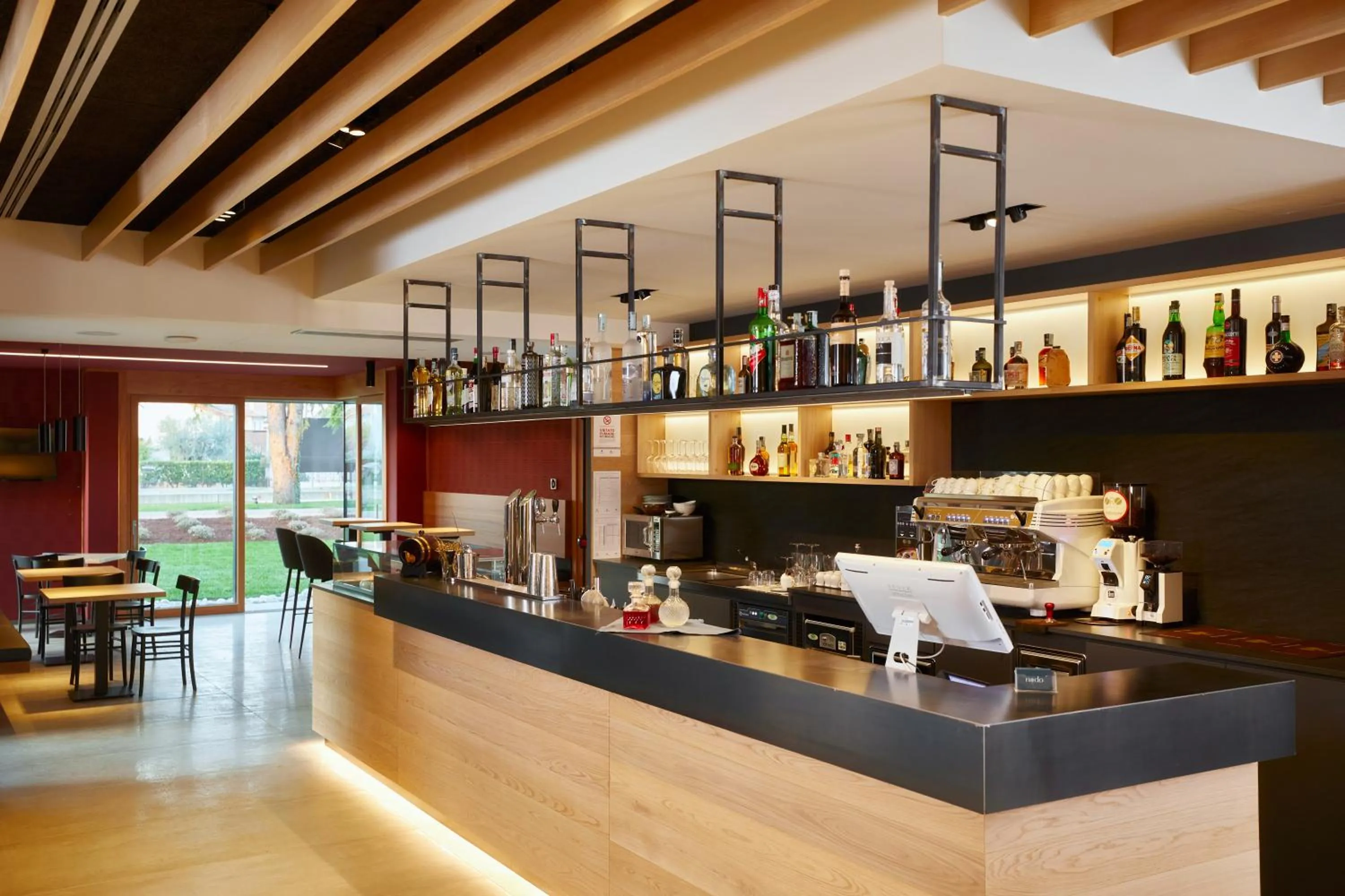 Restaurant/places to eat in Nodo Hotel