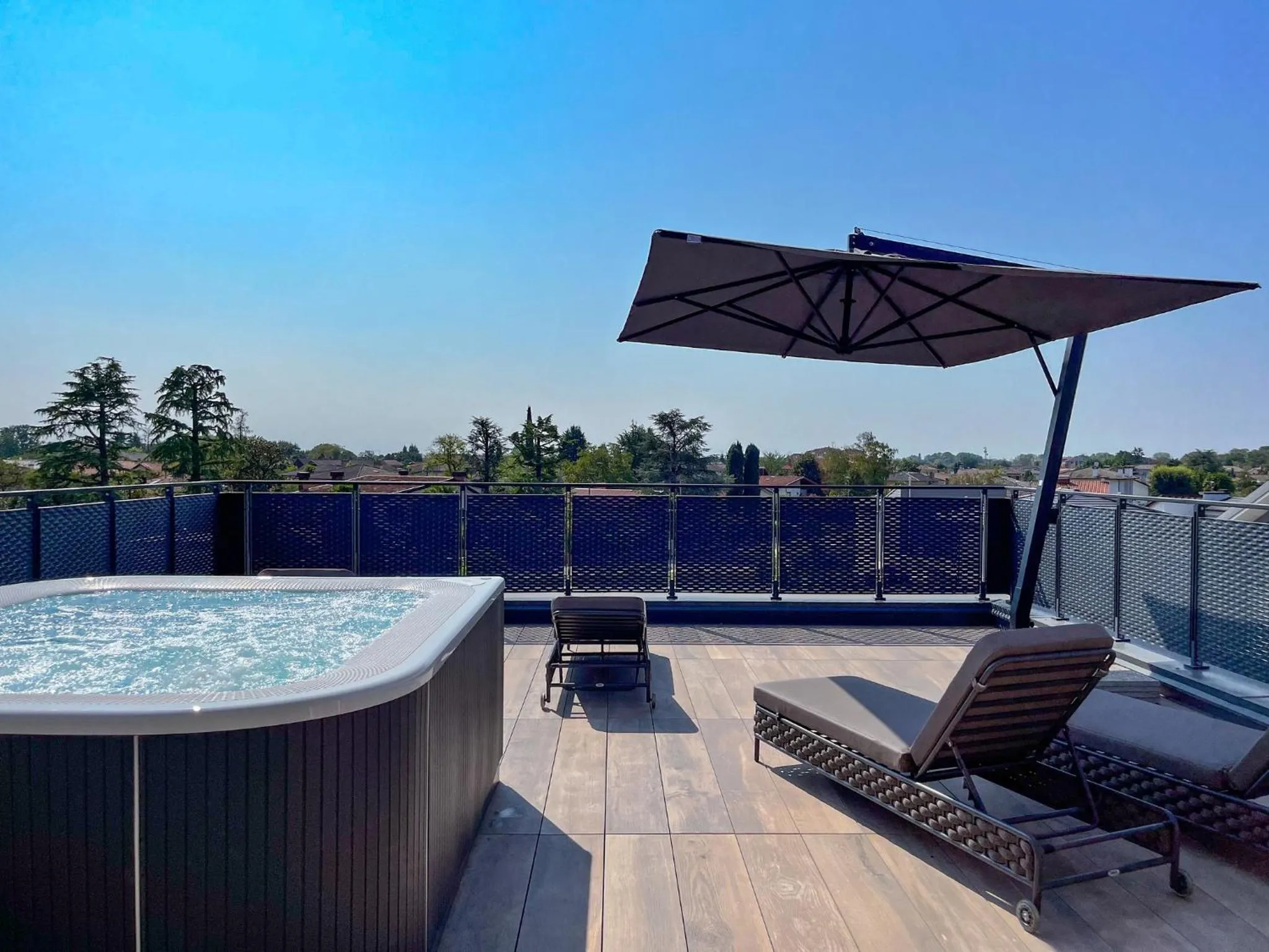 Hot Tub in Nodo Hotel