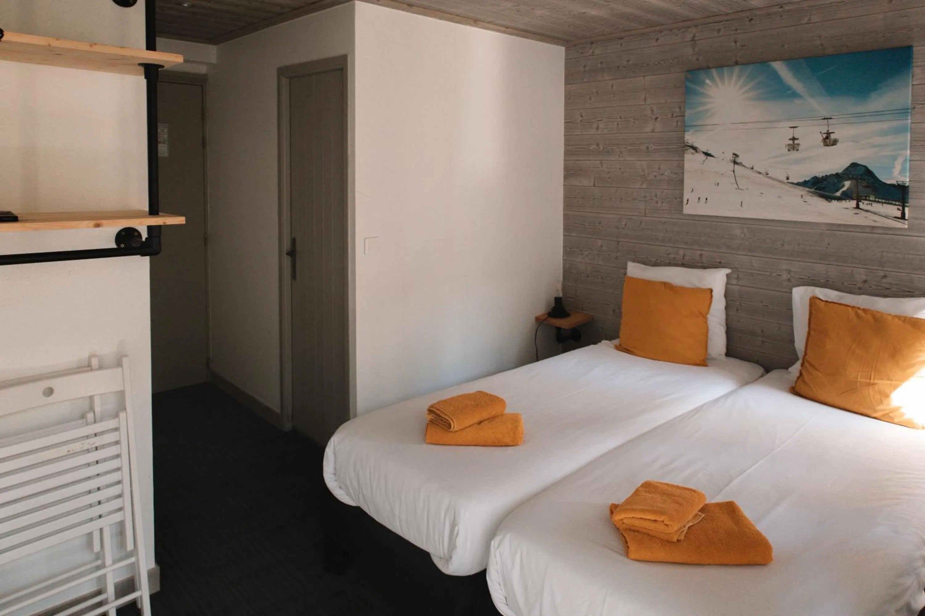 Bedroom, Bed in Lodge Les Merisiers