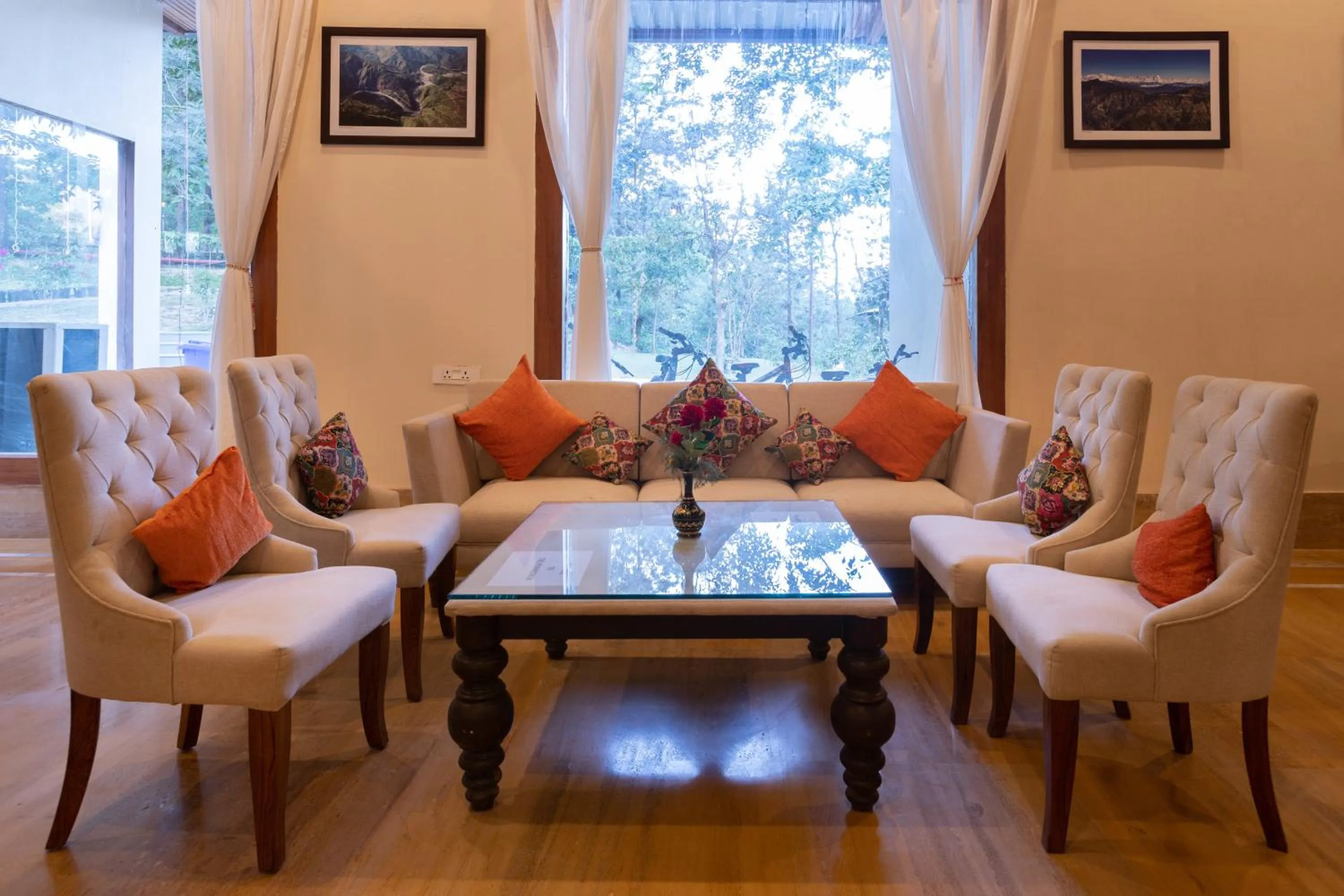 Living room in Punarnava Resort & Spa