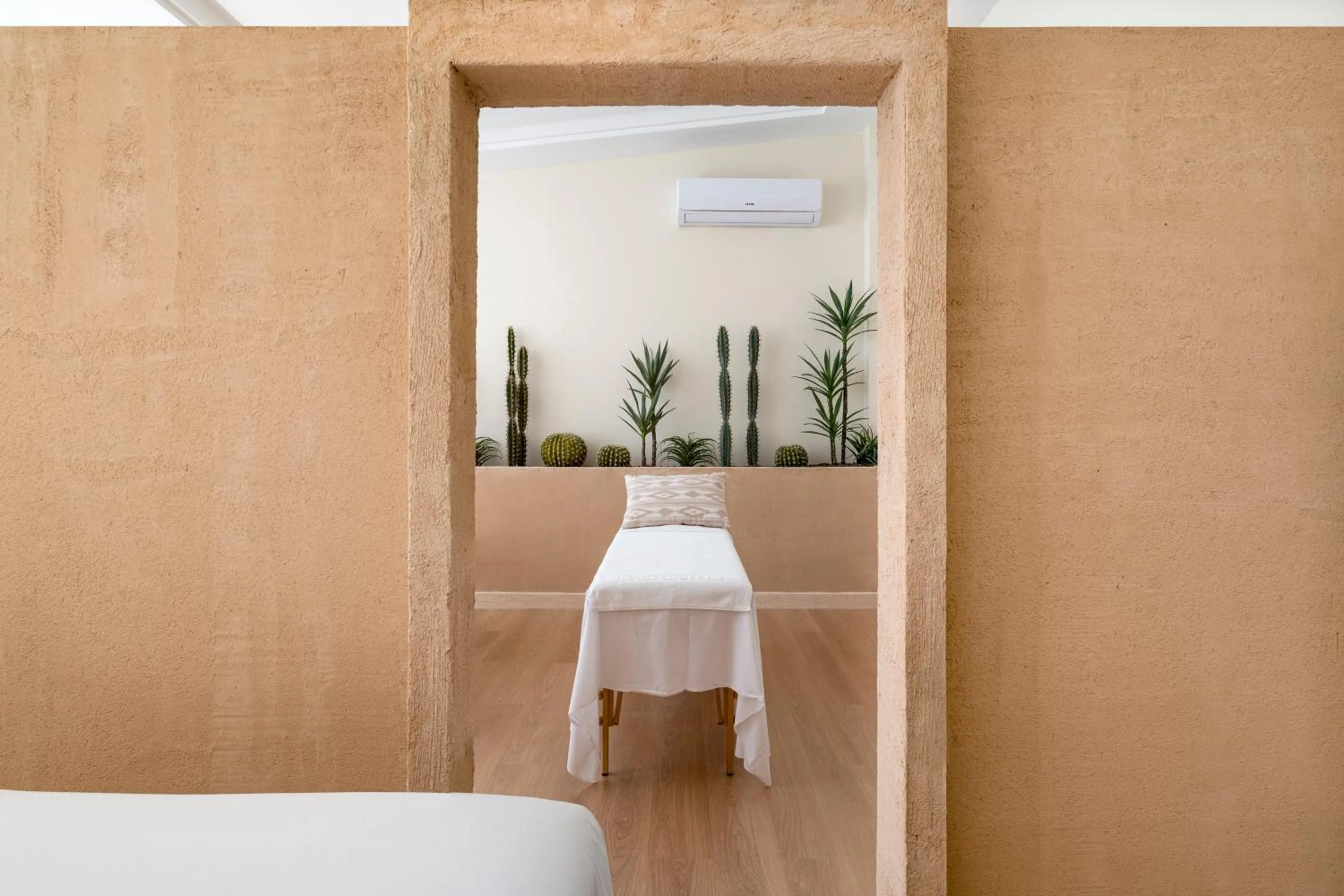 Massage, Bed in Can Picafort Palace