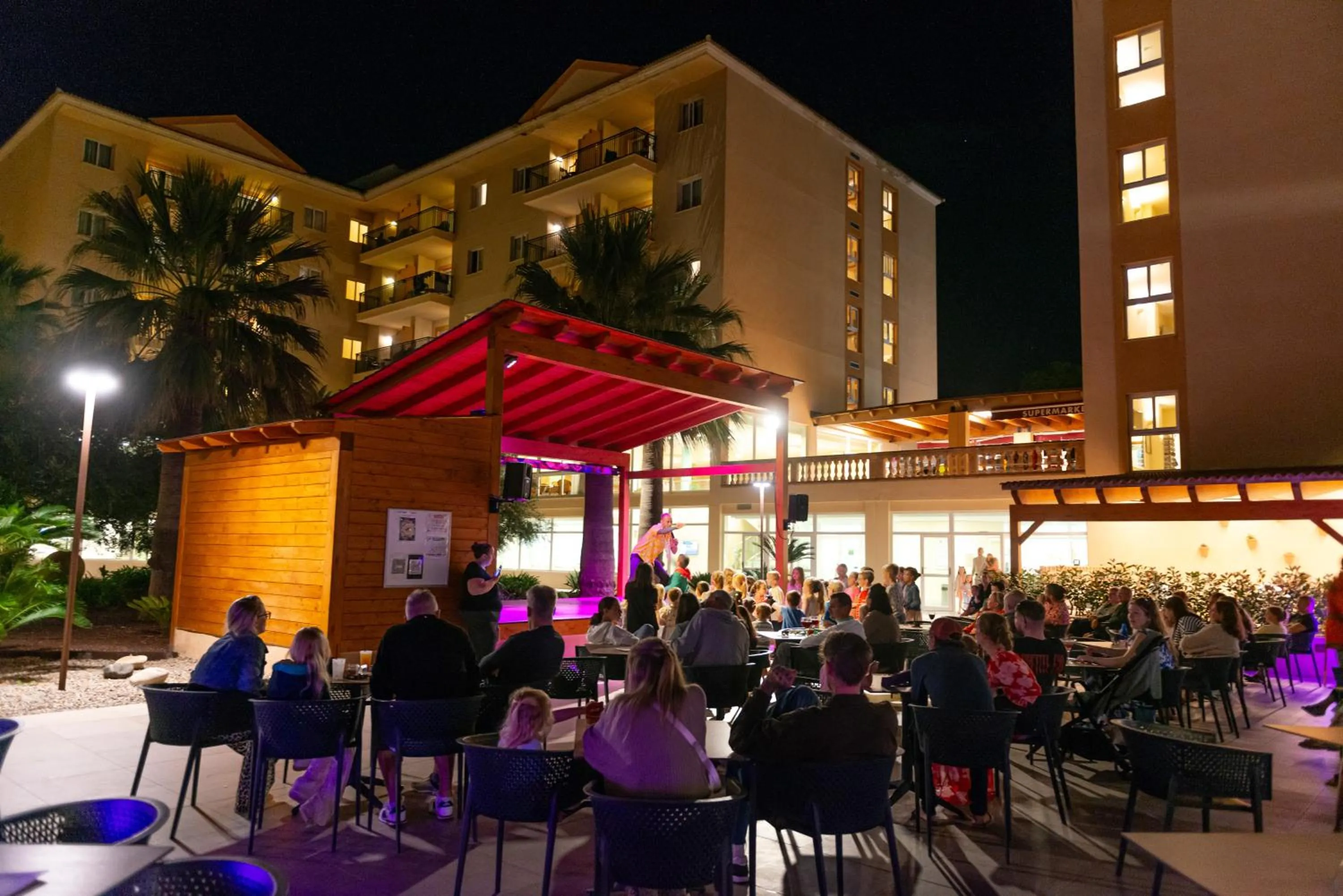 Restaurant/places to eat in Can Picafort Palace