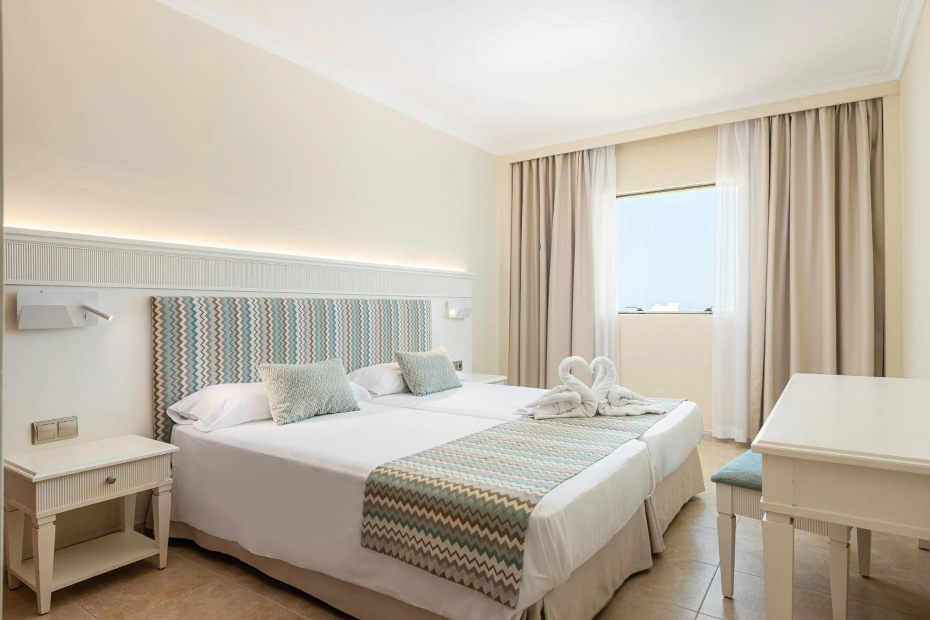 Bedroom, Bed in Can Picafort Palace