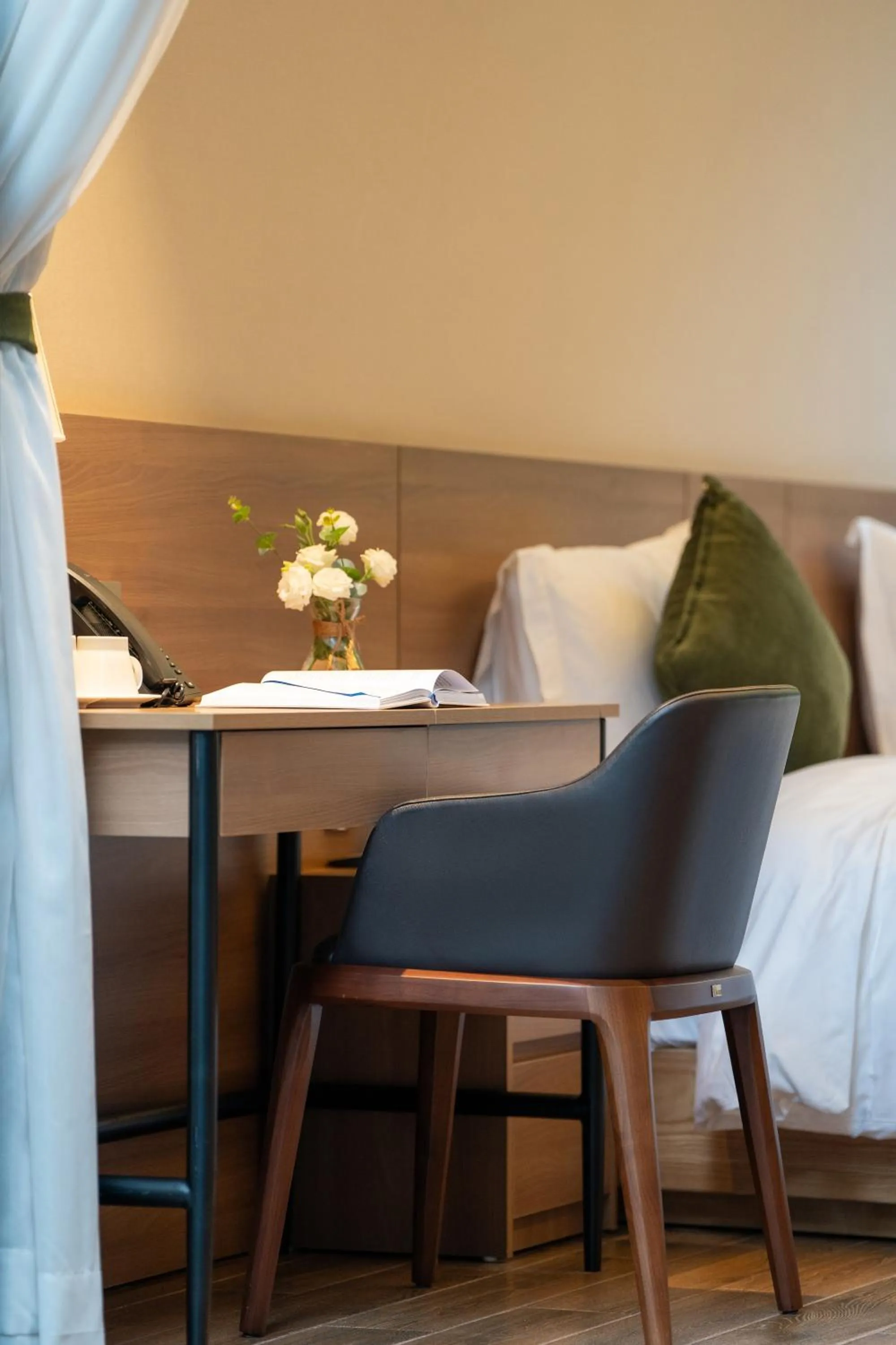 hair dresser, Bed in The Five Resort & Golf Hoang Gia Ninh Binh