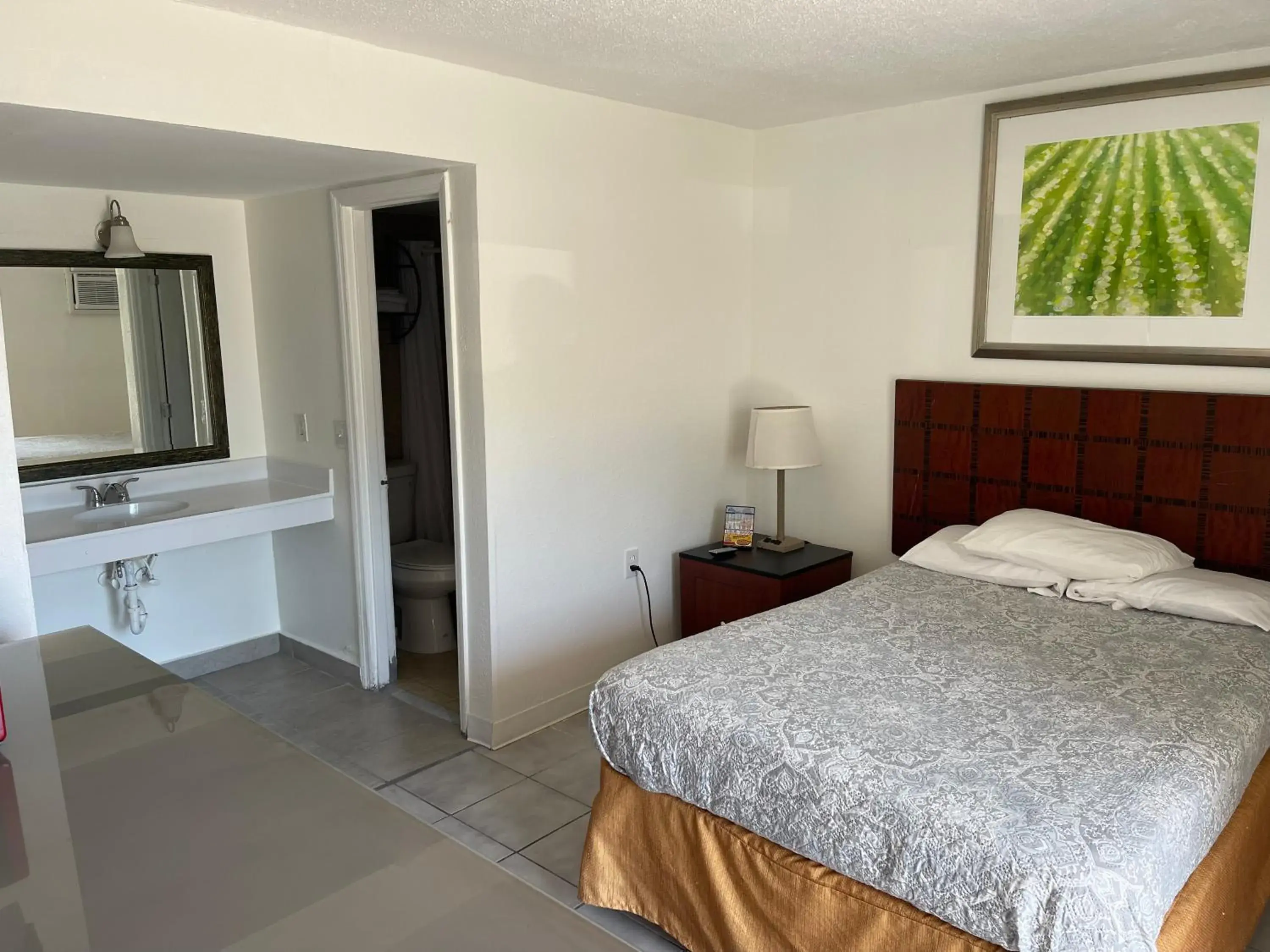 Single Room with Balcony in The Atlantic Single Room with Balcony in The Atlantic