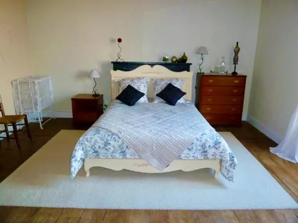 Bedroom, Bed in A L'Ombre Du Marronnier GITES