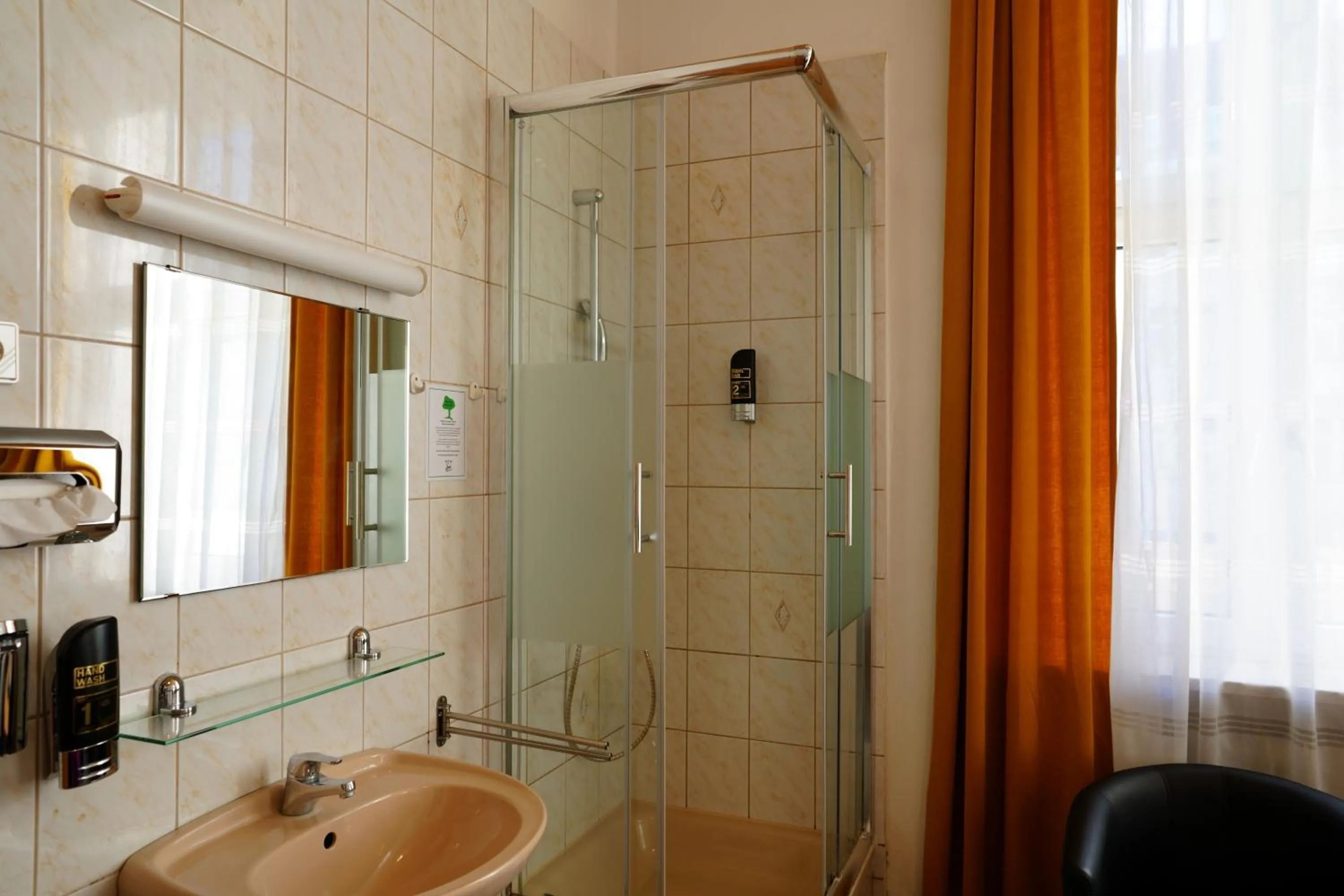 Shower in Hotel Margrit