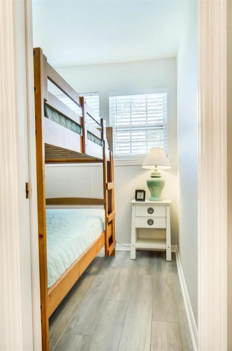 Bed in 5 C, Three Bedroom Townhome