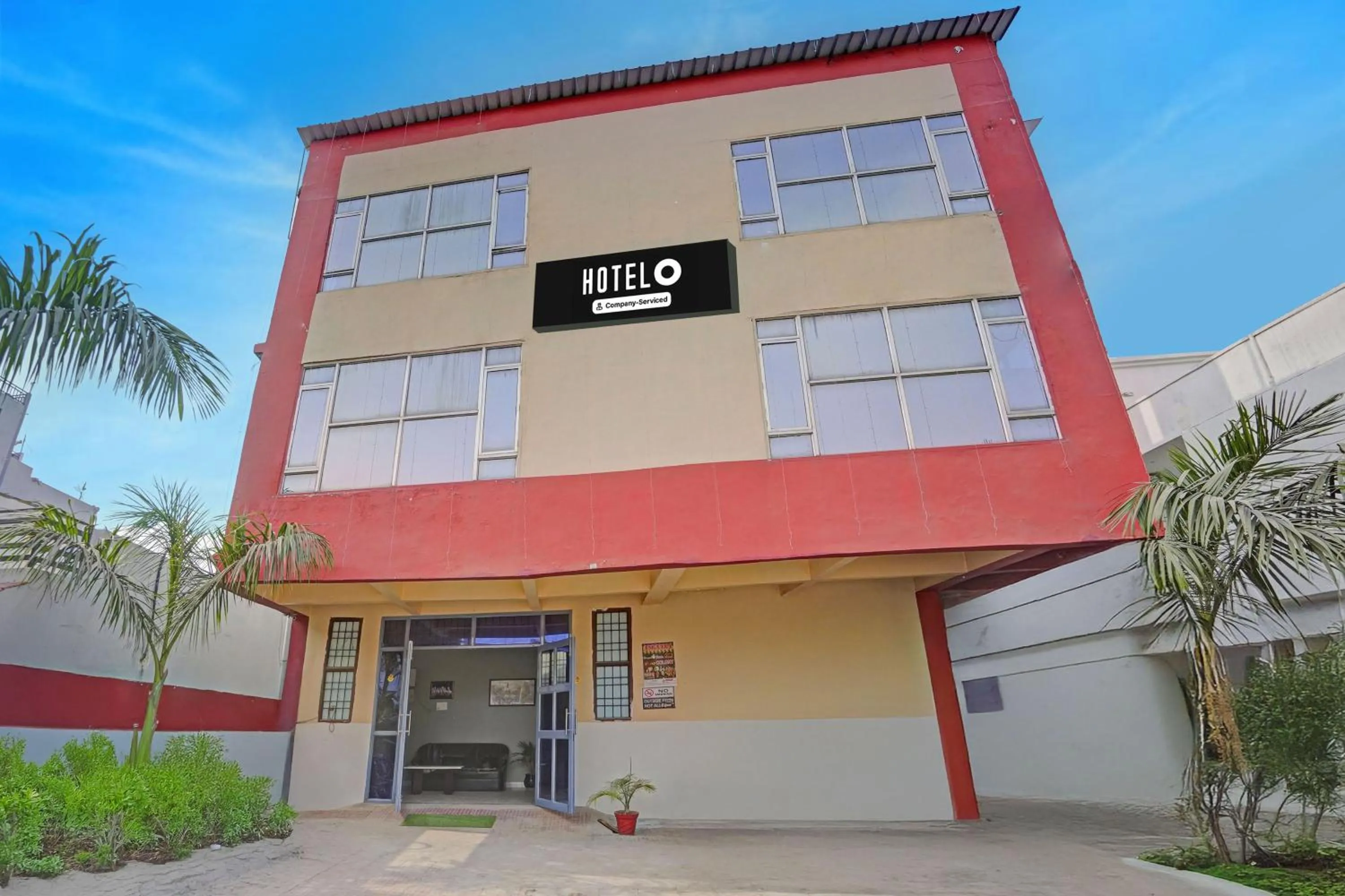 Facade/entrance in Super Hotel O AG Colony Park Patna Formerly Capital Pearl