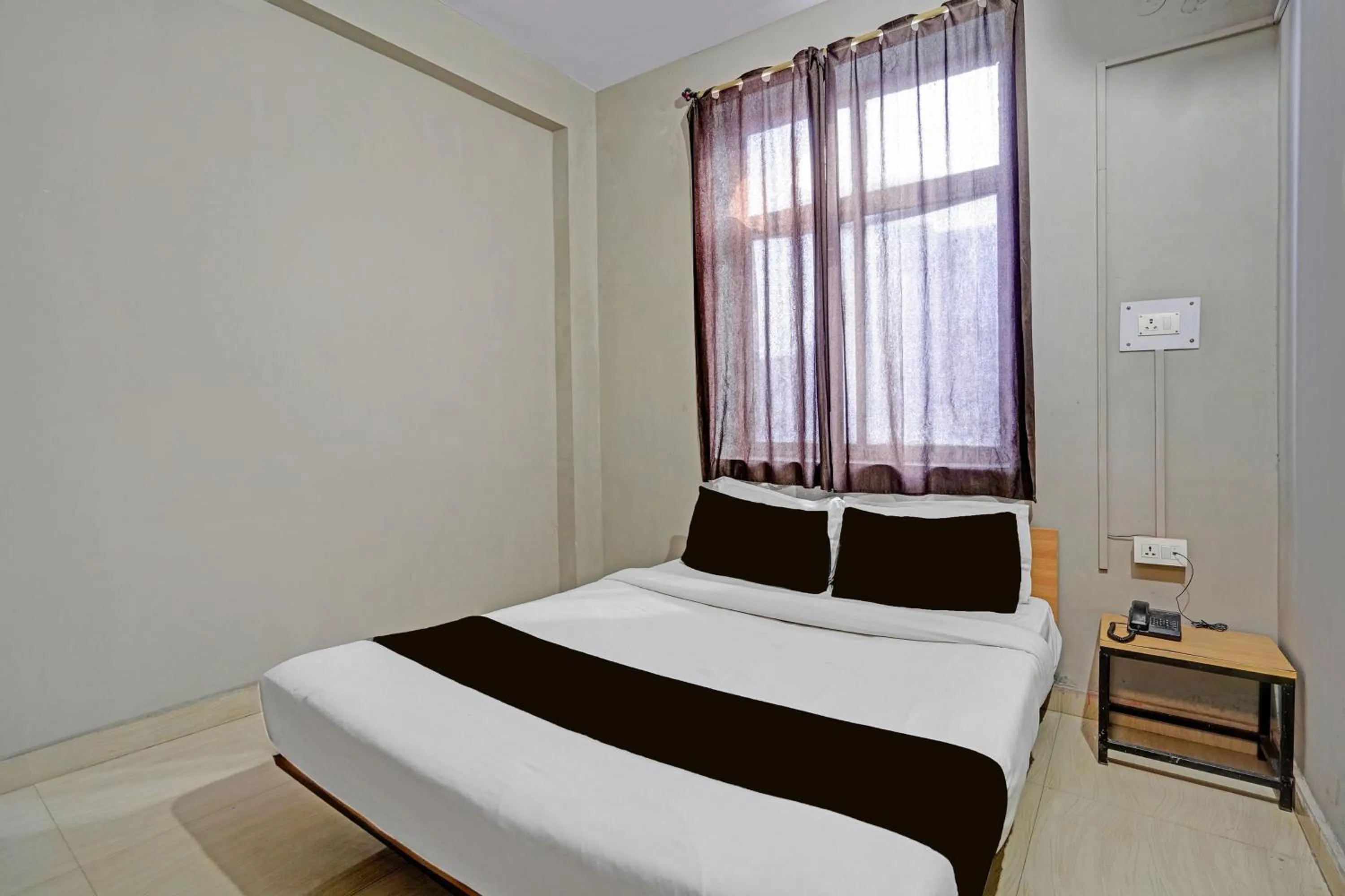 Bedroom, Bed in Super Hotel O AG Colony Park Patna Formerly Capital Pearl