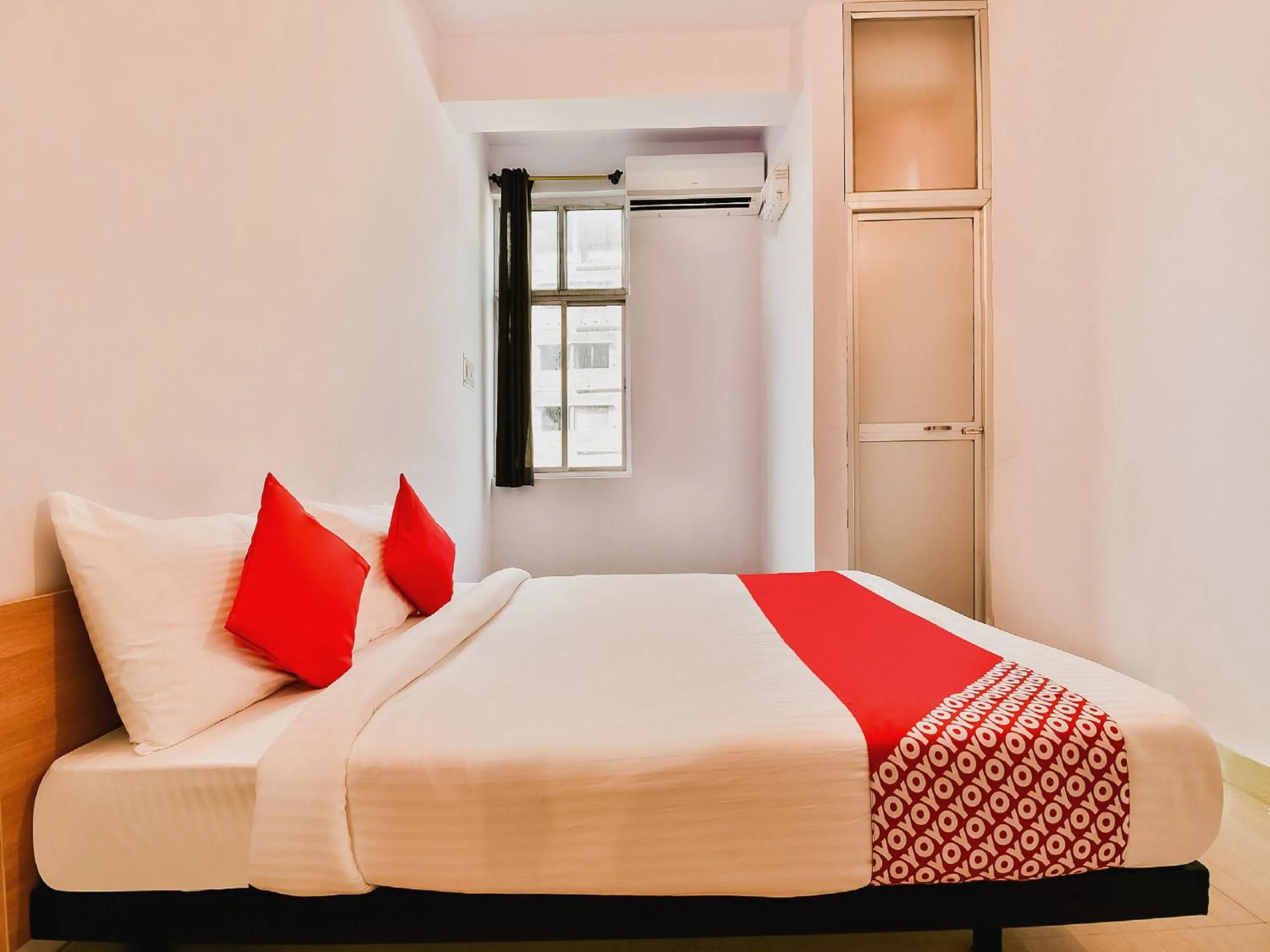 Bedroom, Bed in Hotel O AG Colony Park Patna Formerly Capital Pearl