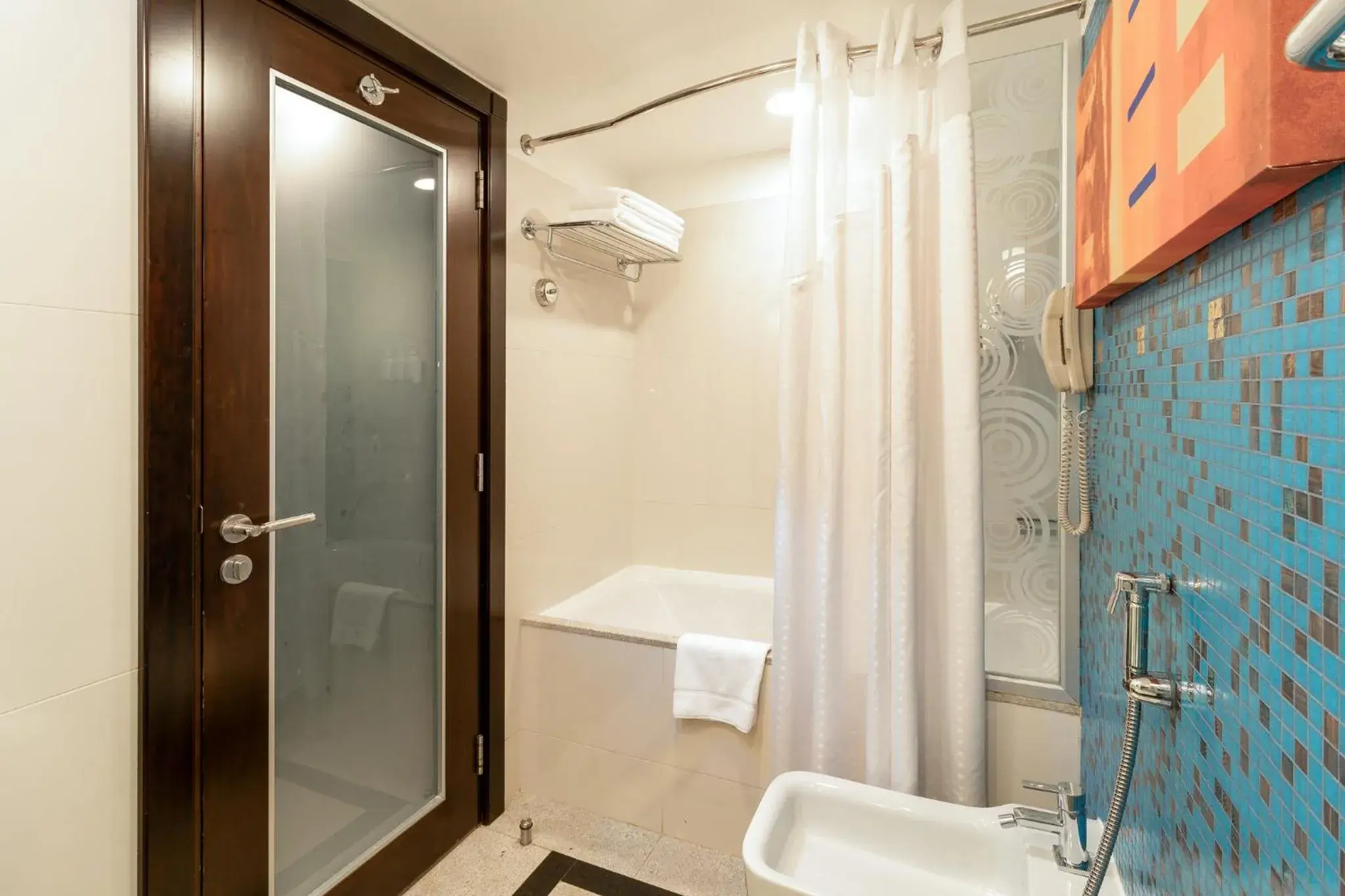 Standard King Room in Holiday Inn Kuwait Al Thuraya City by IHG Standard King Room in Holiday Inn Kuwait Al Thuraya City by IHG