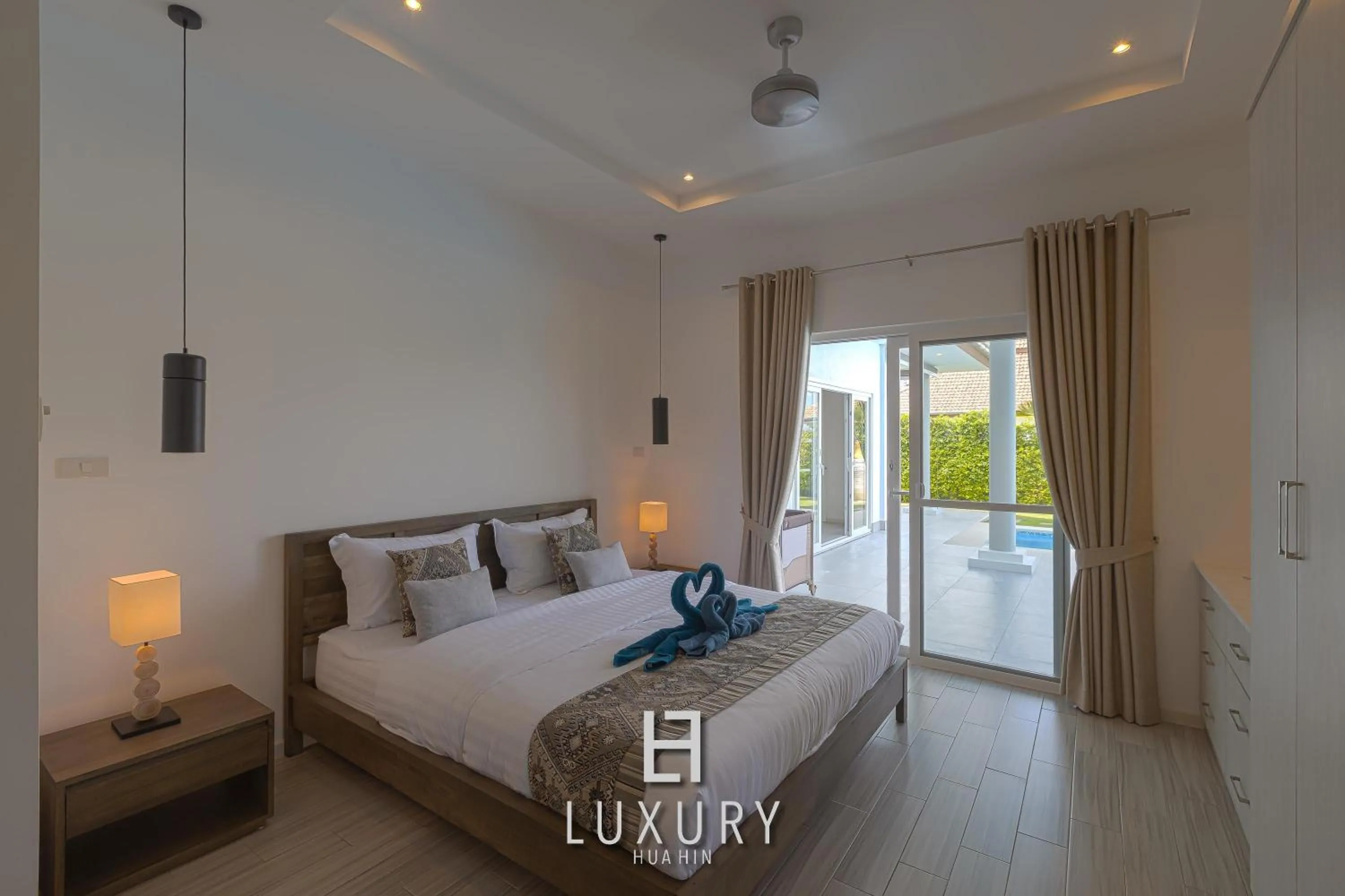 Bed in Modern 3 Bedroom Private Pool Villa - MP67