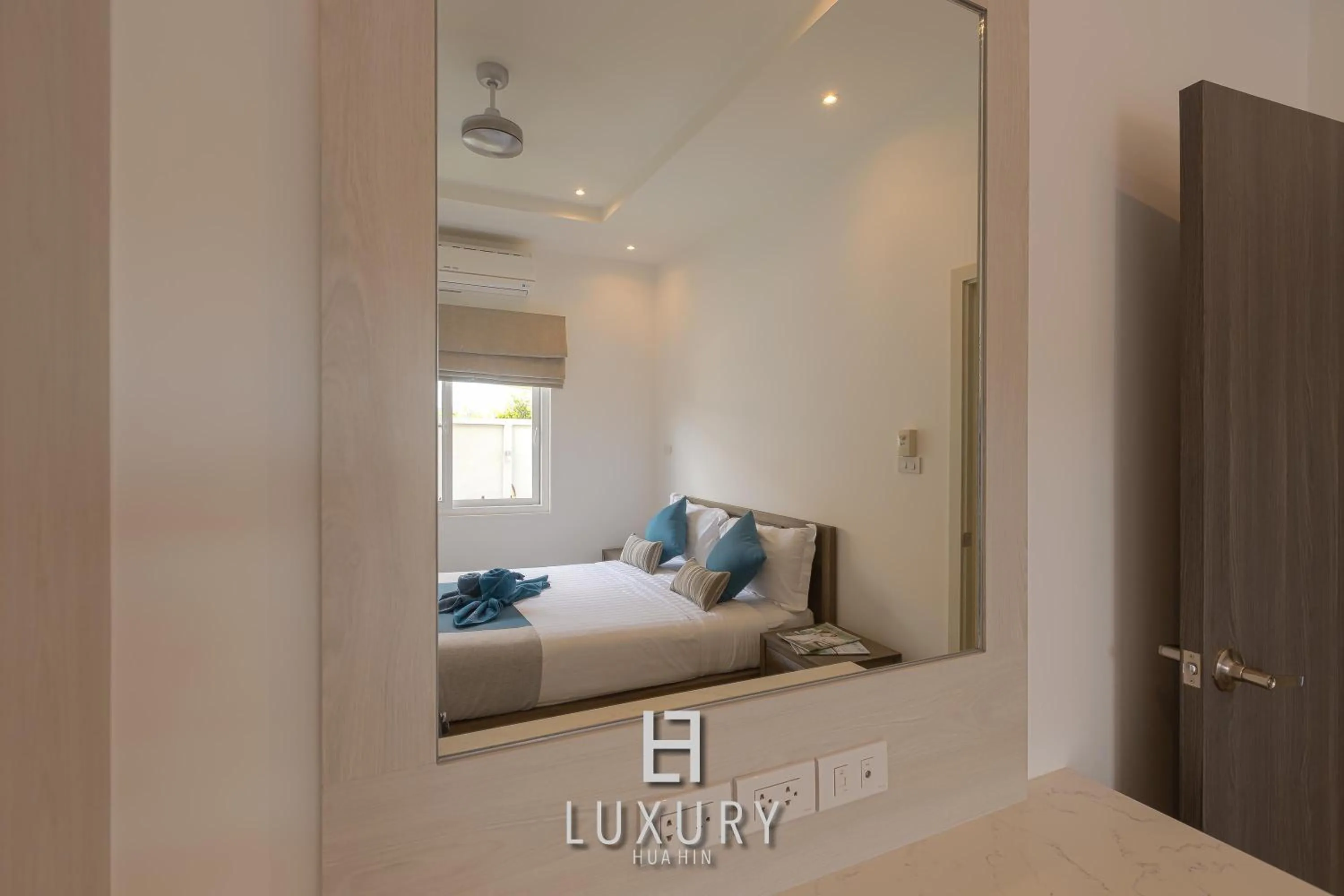 Bed in Modern 3 Bedroom Private Pool Villa - MP67