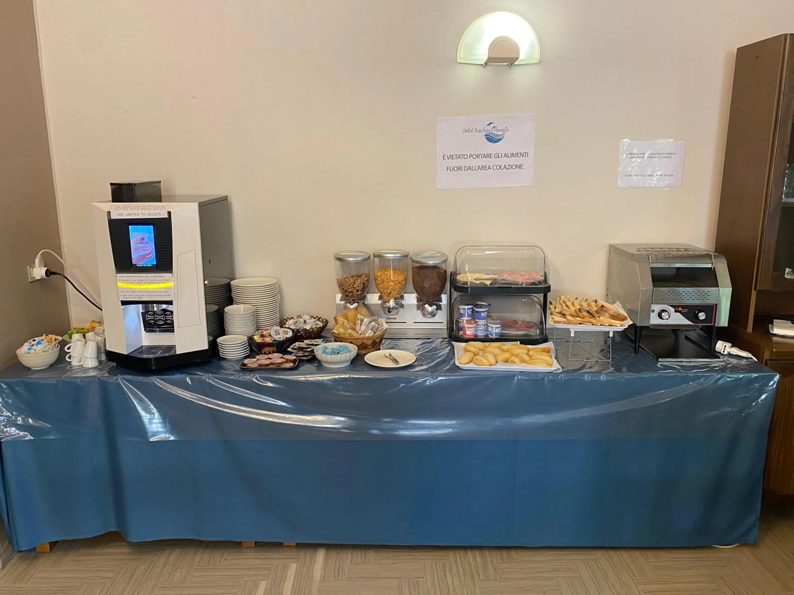 Buffet breakfast in Hotel Residence Ponente