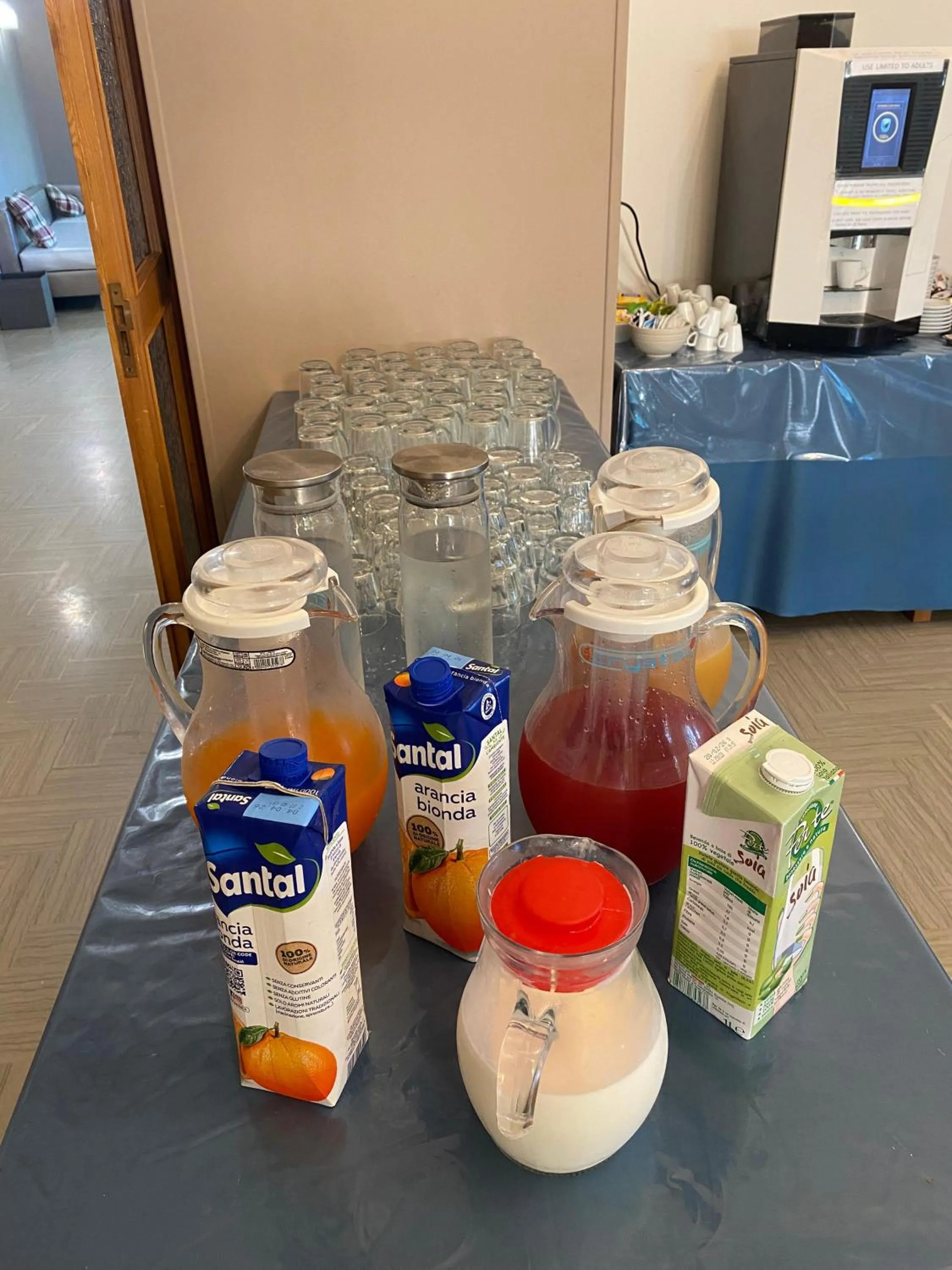 Buffet breakfast in Hotel Residence Ponente