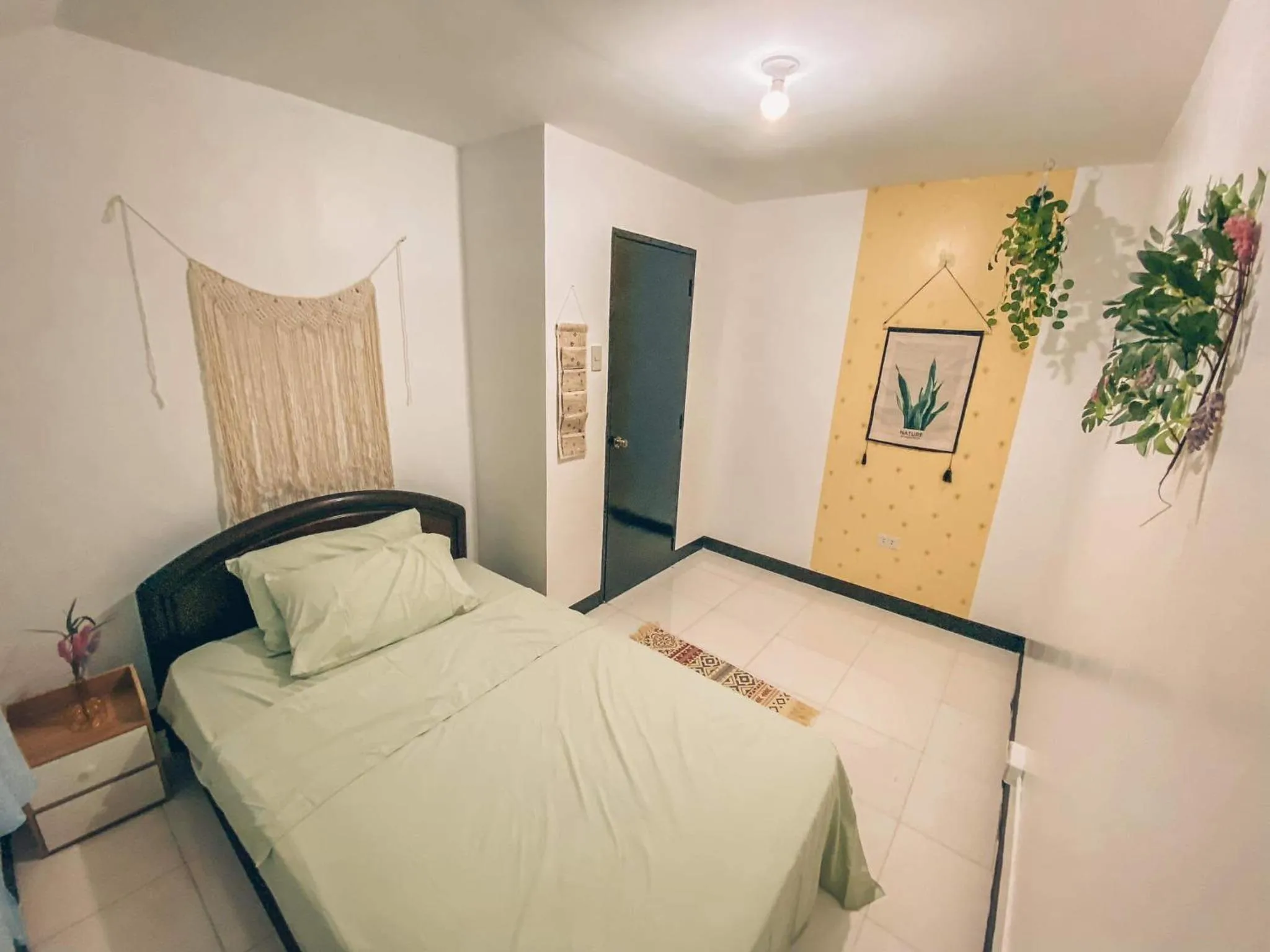 Bed in Cozy Themed 2BR TownHouse - near Clark Airport - TRP1