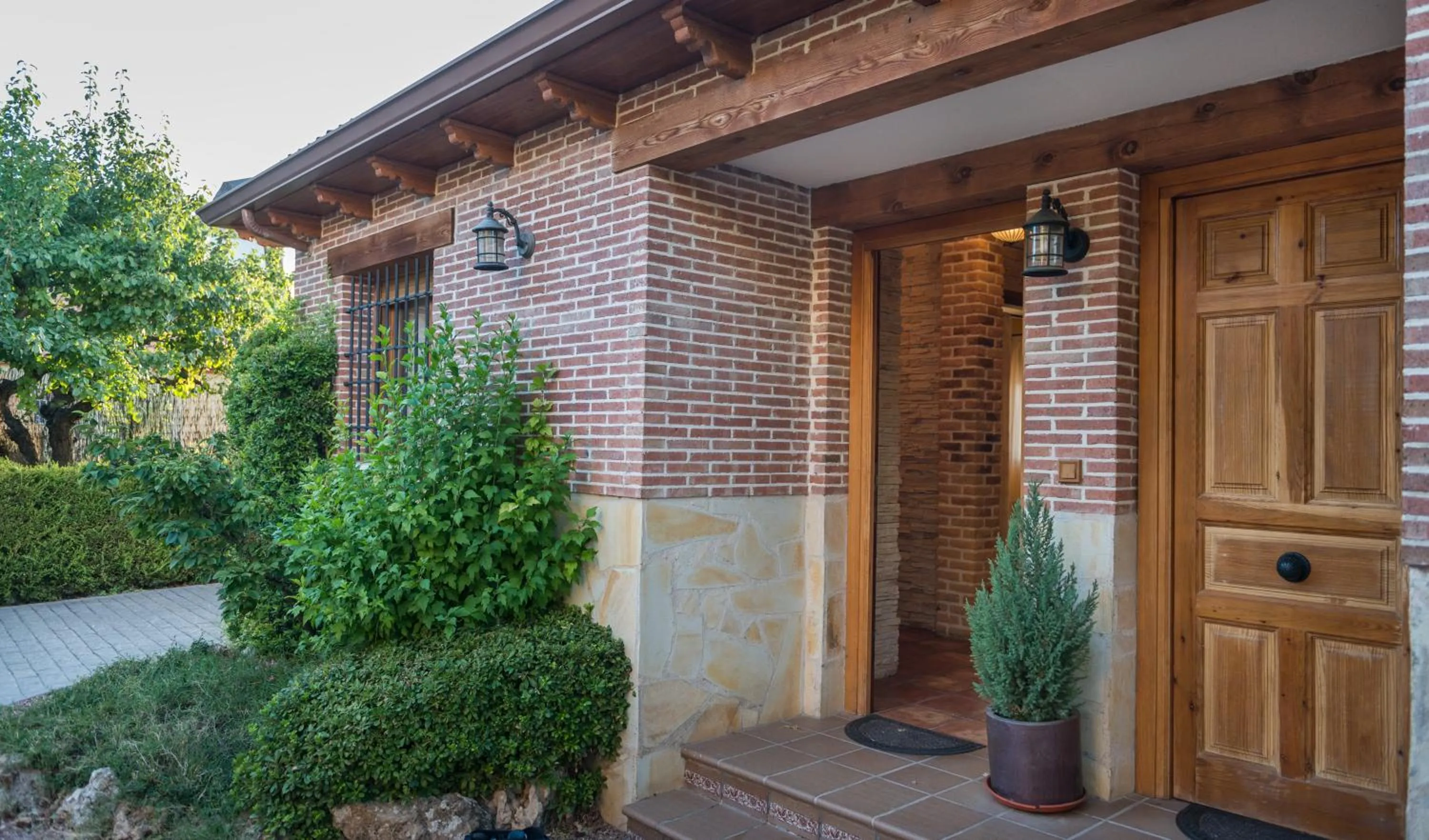 Facade/entrance in Hostal Restaurante Rijujama
