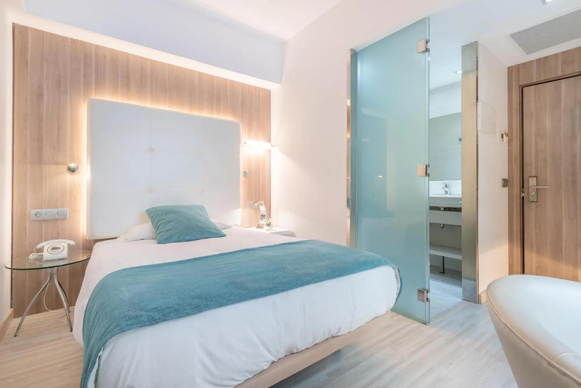 Bedroom, Bed in Kyrat Amarac - Adults Only