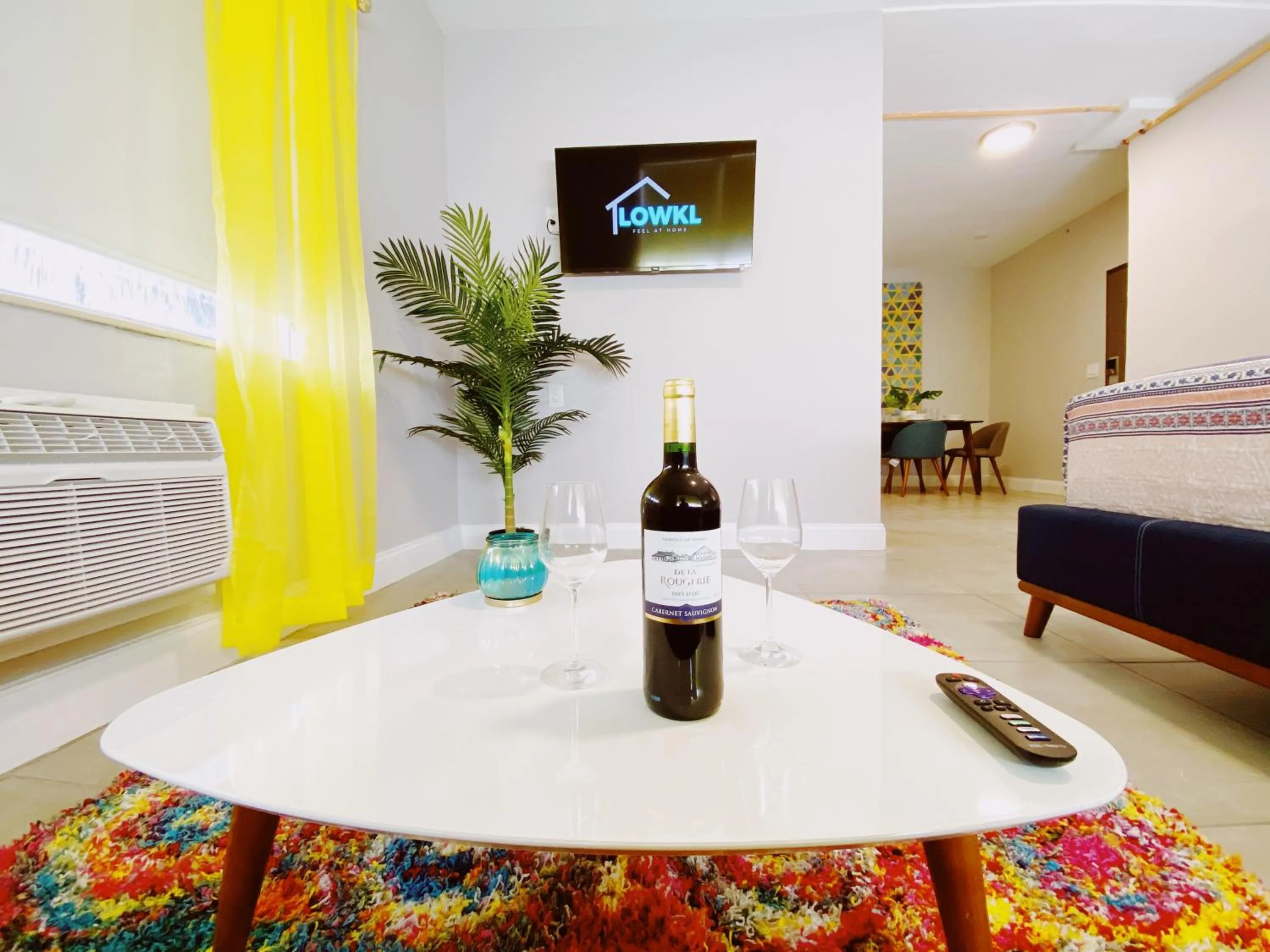 TV and multimedia, Bed in Miami International by Lowkl