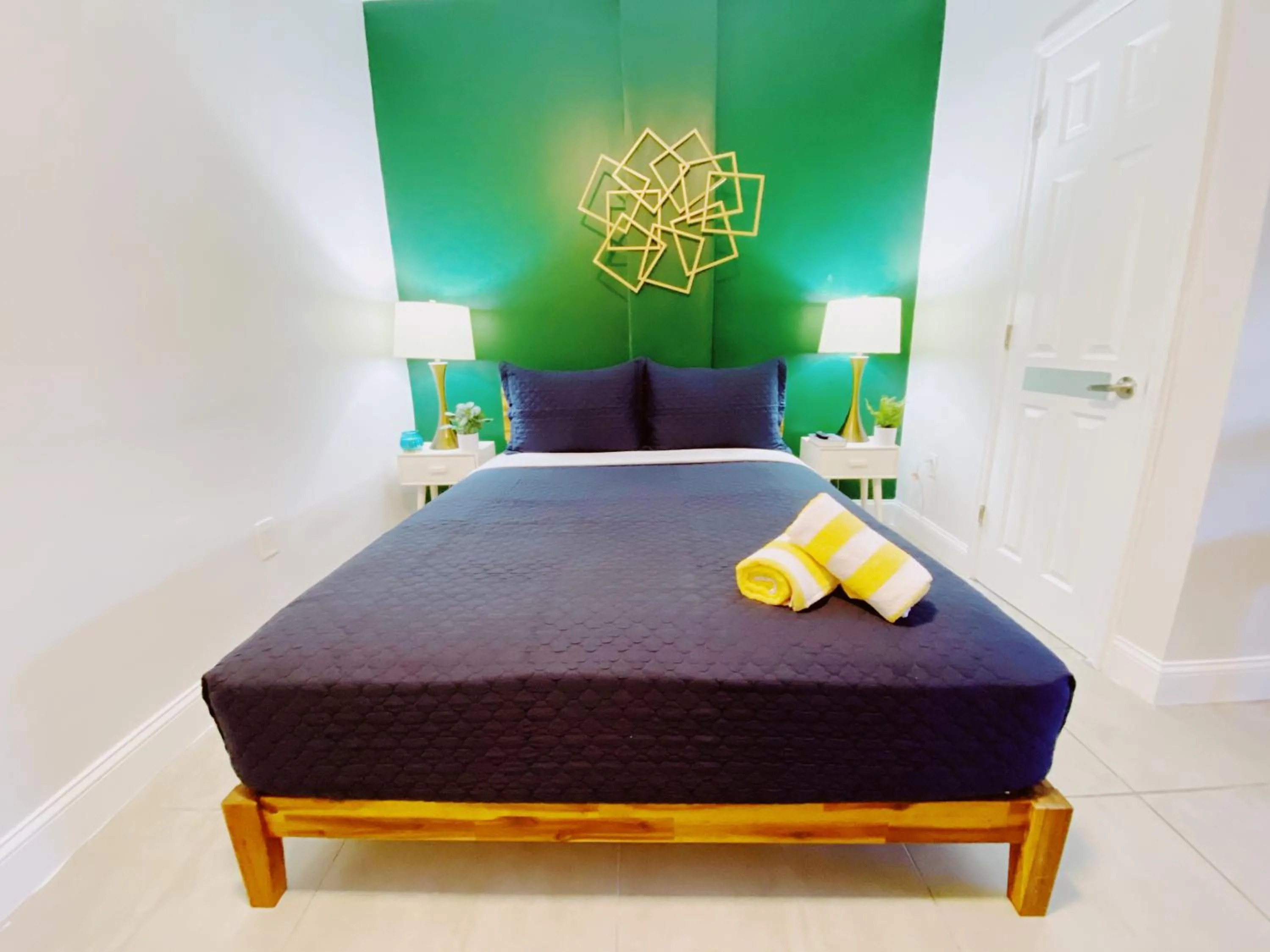 Bed in Miami International by Lowkl