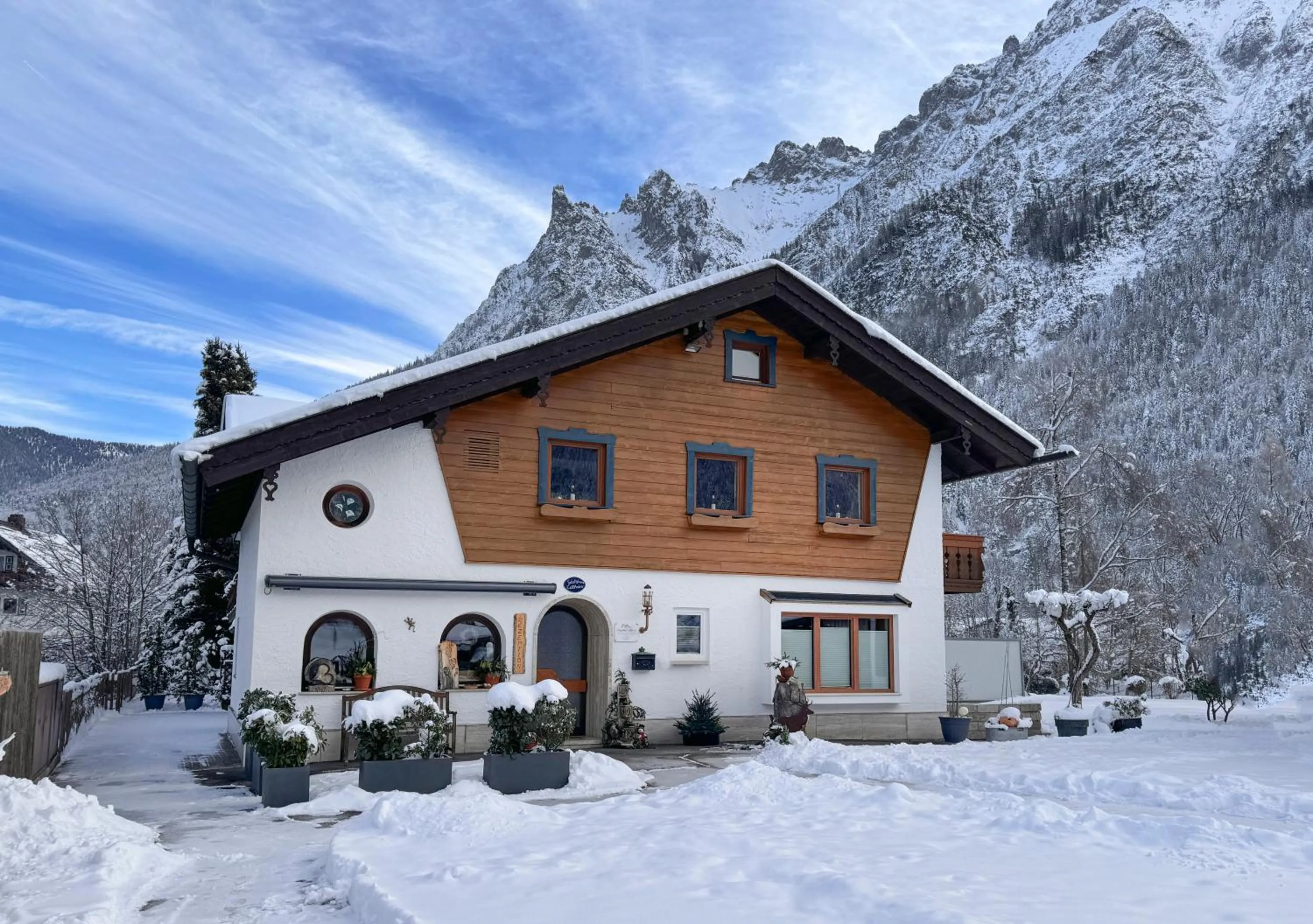 Property building in Gästehaus Edlhuber