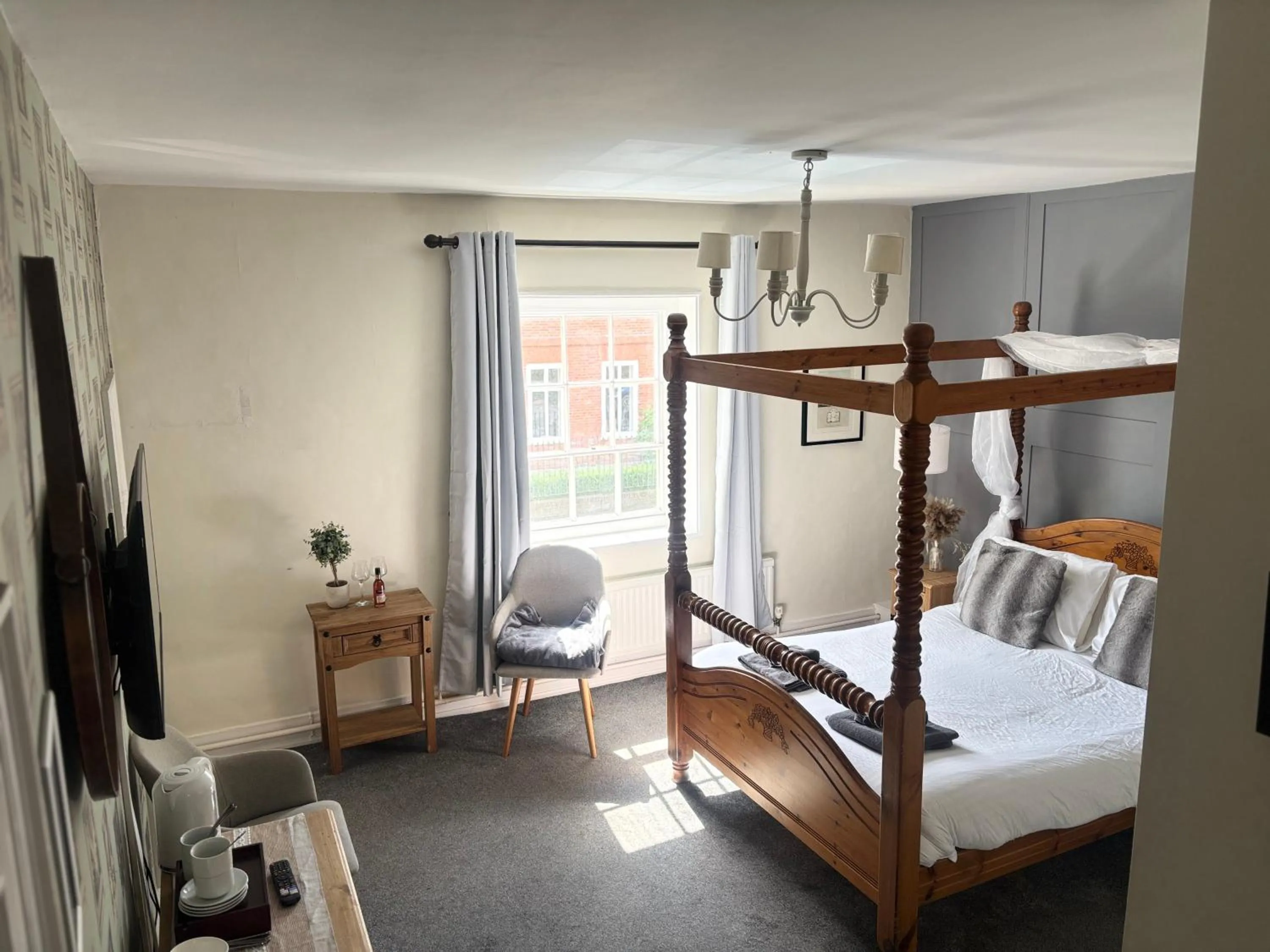 Bed in Three Tuns Ashwell