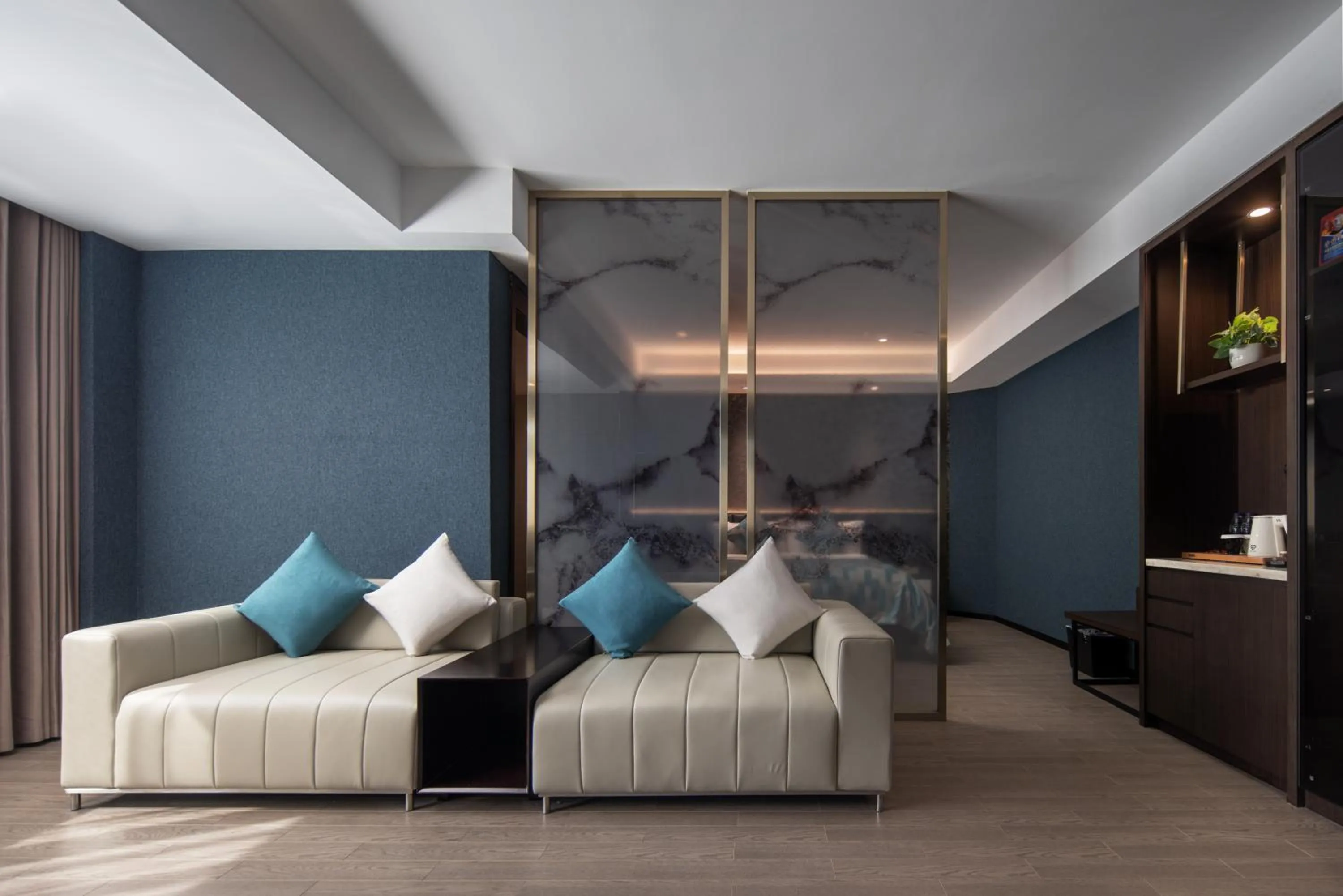 Bed in Dijing Hotel Shanghai