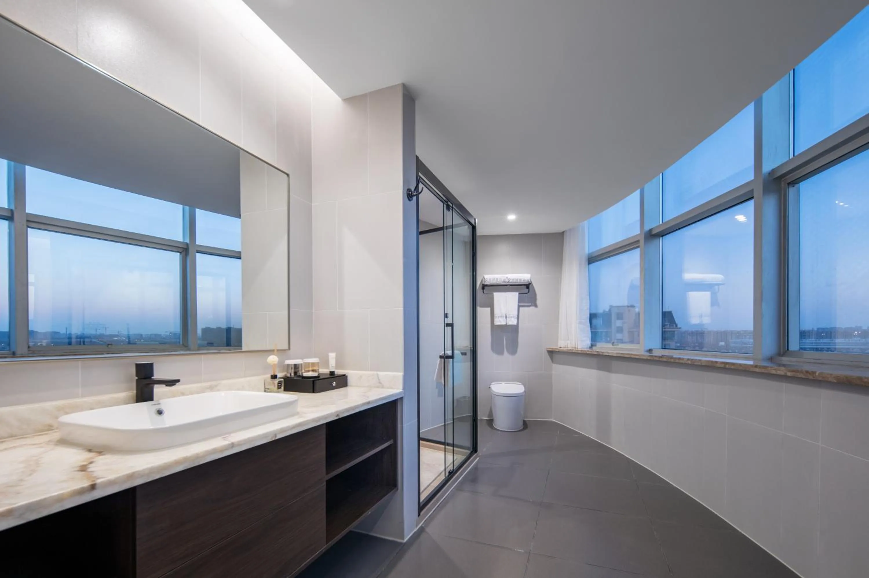 Shower in Dijing Hotel Shanghai