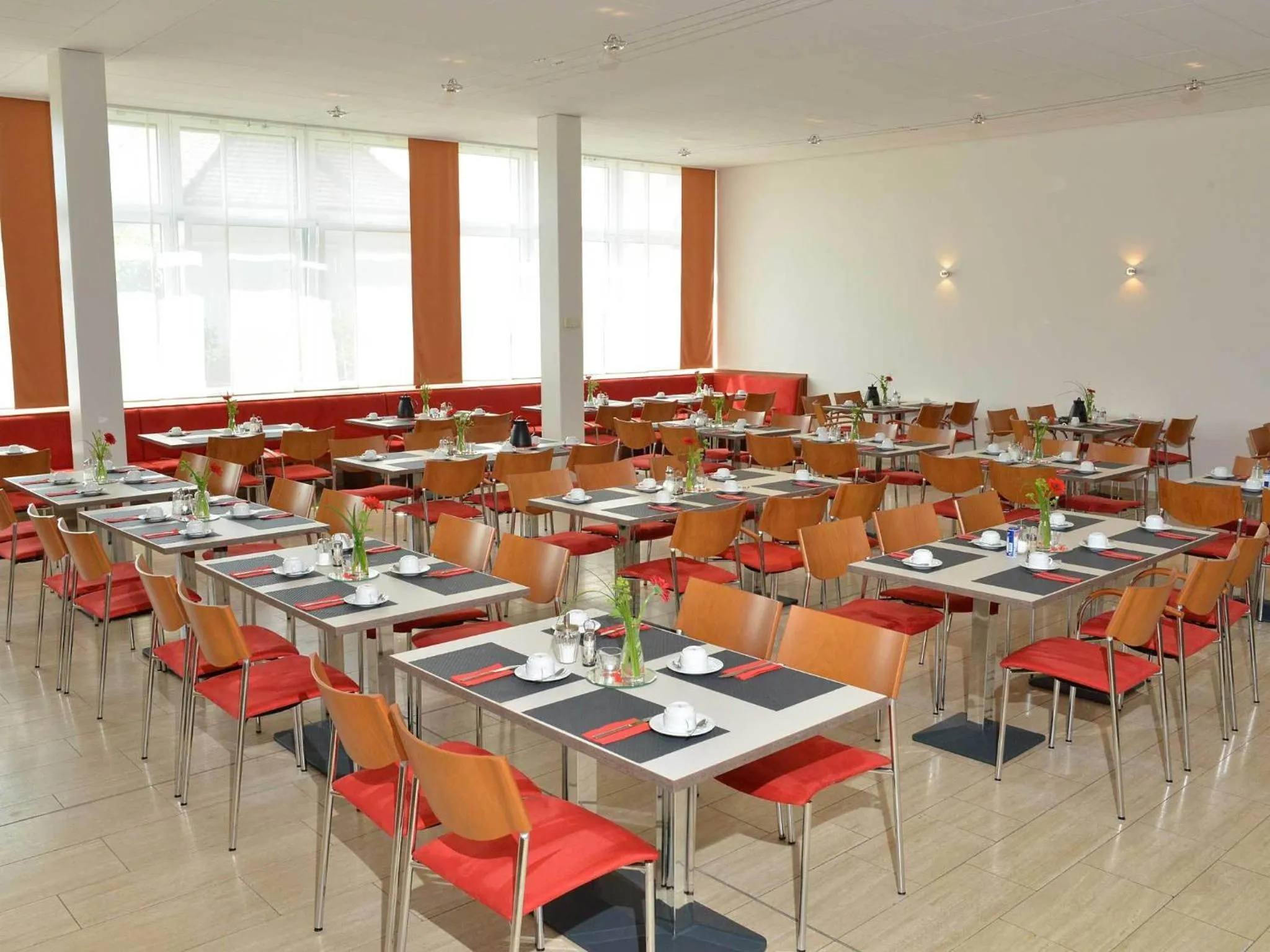 Restaurant/places to eat in Tagungshaus Schönenberg