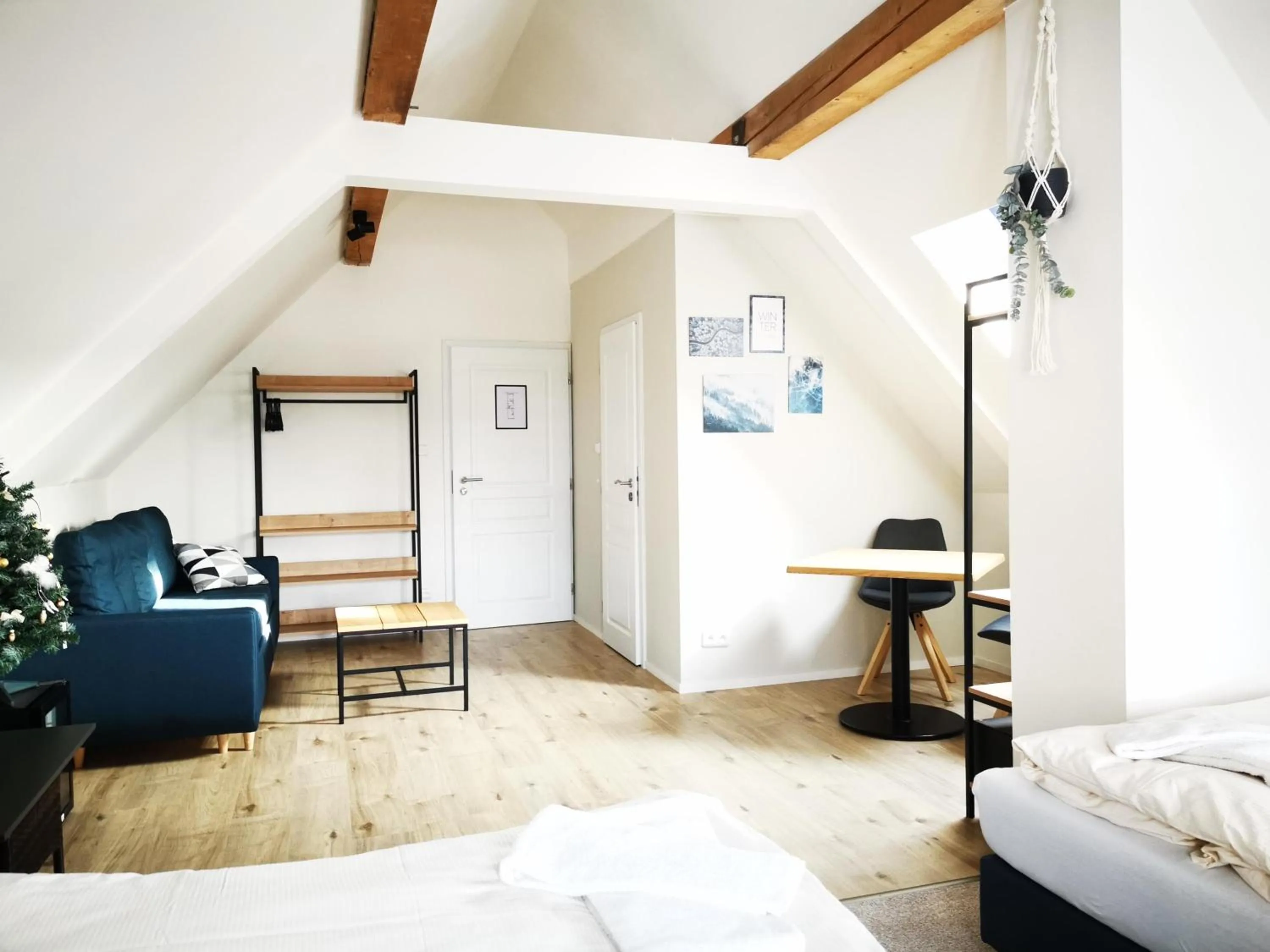 Photo of the whole room, Bed in Rock-inn