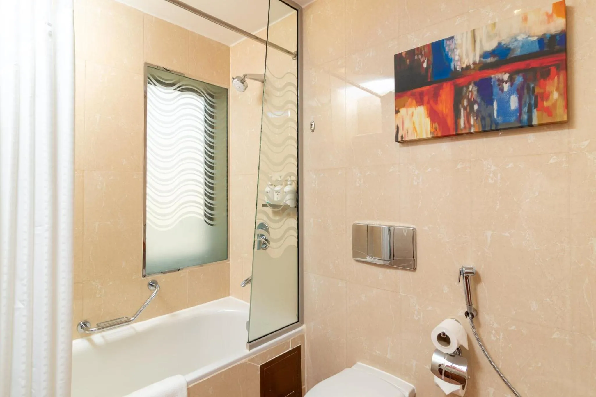 Photo of the whole room in Holiday Inn Kuwait by IHG