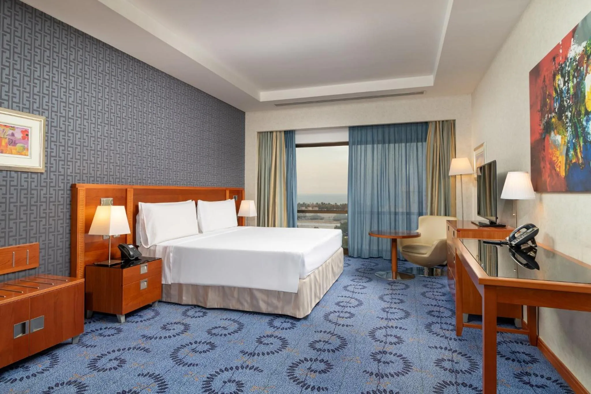 Photo of the whole room, Bed in Holiday Inn Kuwait by IHG