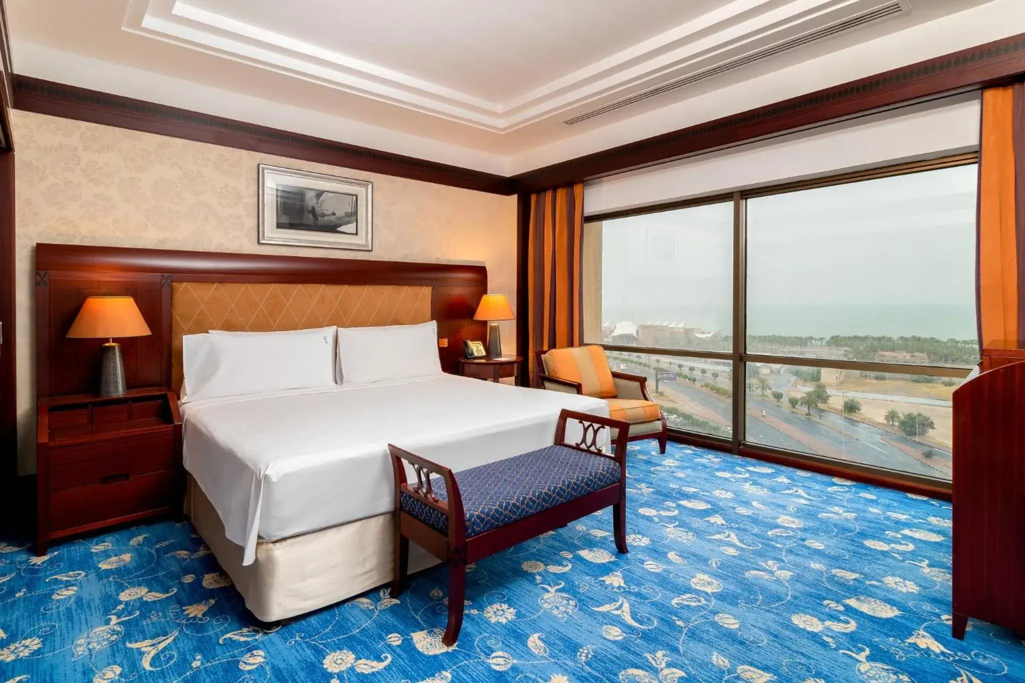 One-Bedroom Suite with One King Bed, Sea View and Lounge Access in Holiday Inn Kuwait by IHG One-Bedroom Suite with One King Bed, Sea View and Lounge Access in Holiday Inn Kuwait by IHG