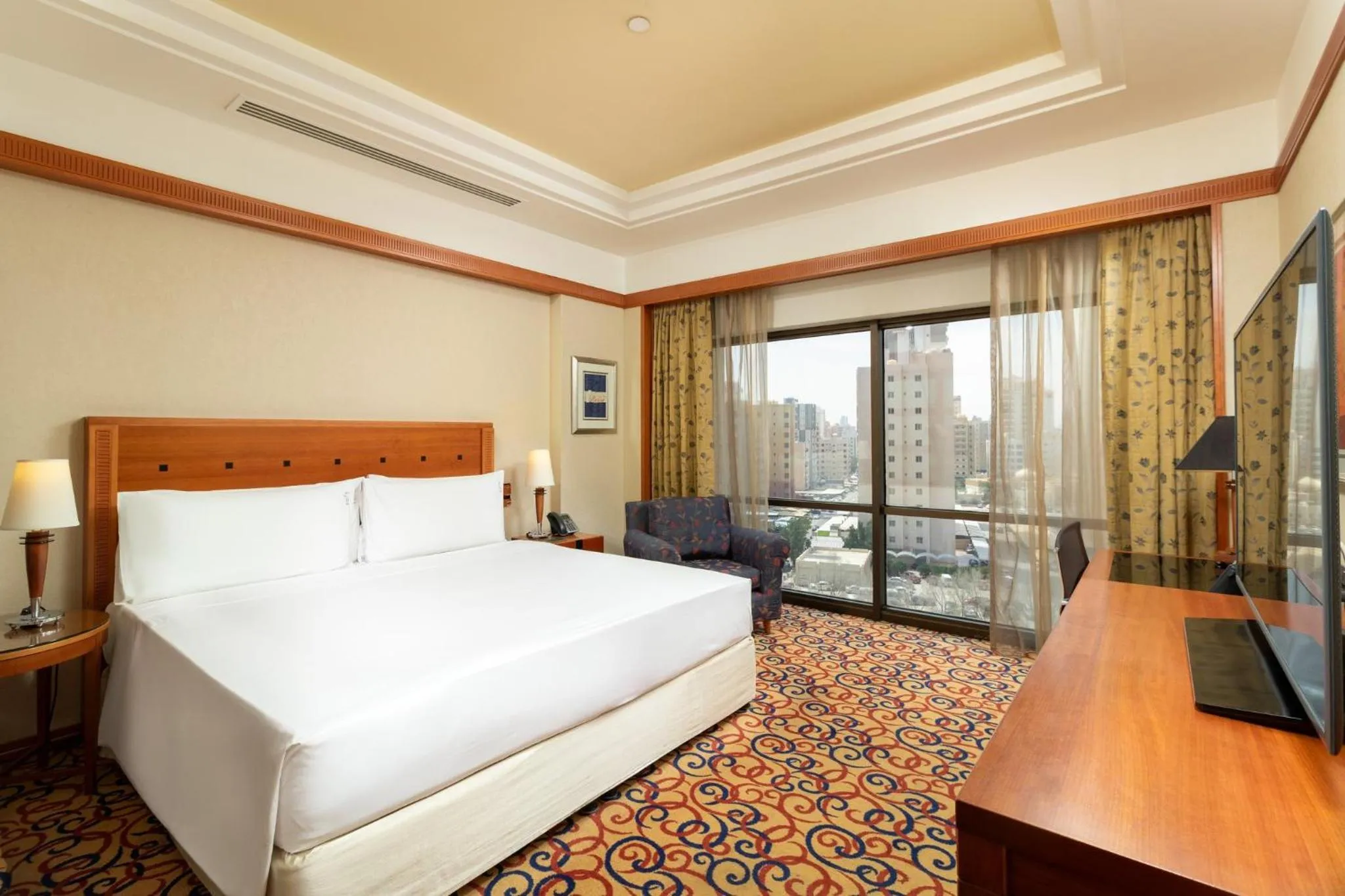 Photo of the whole room, Bed in Holiday Inn Kuwait by IHG