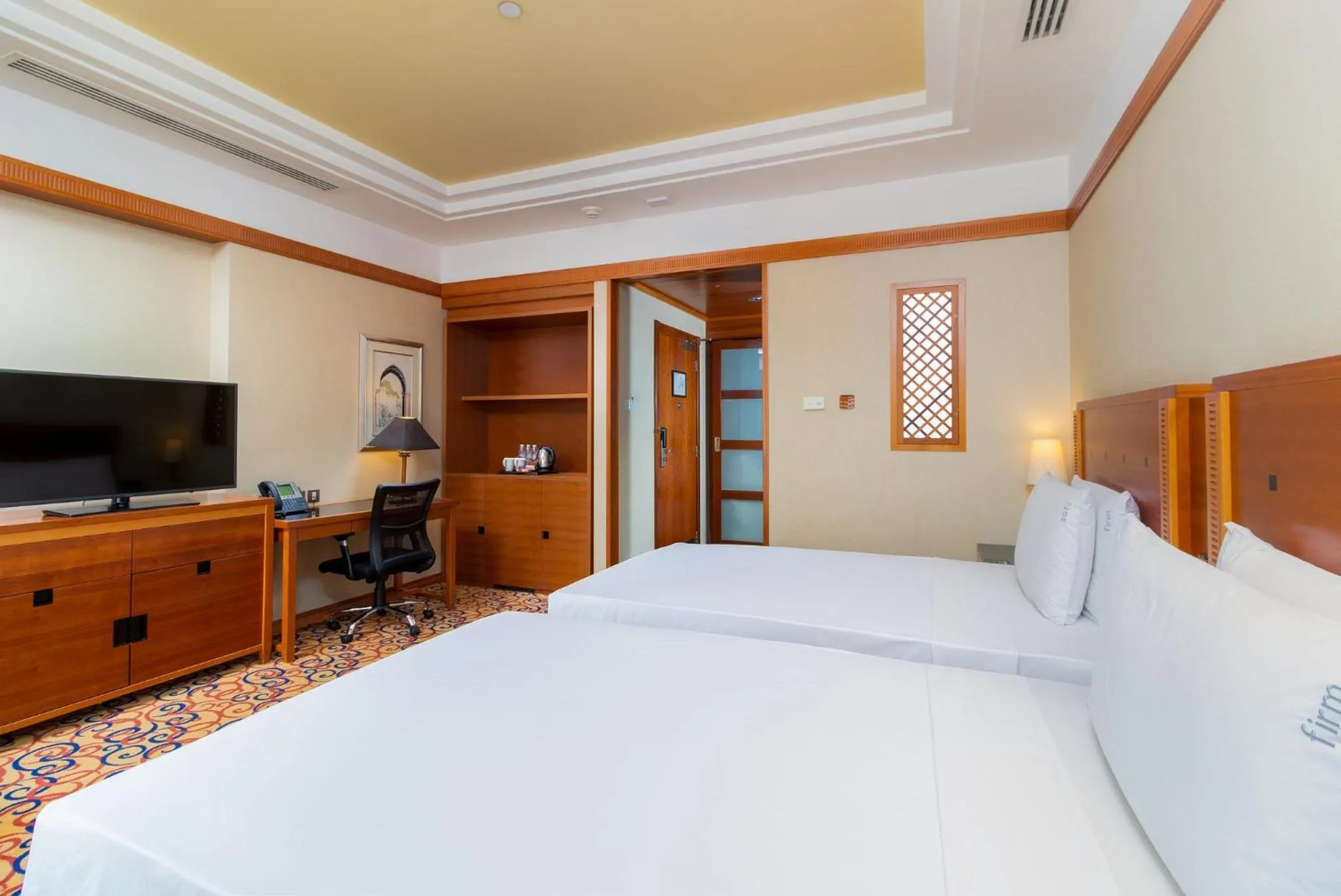 Photo of the whole room, Bed in Holiday Inn Kuwait by IHG