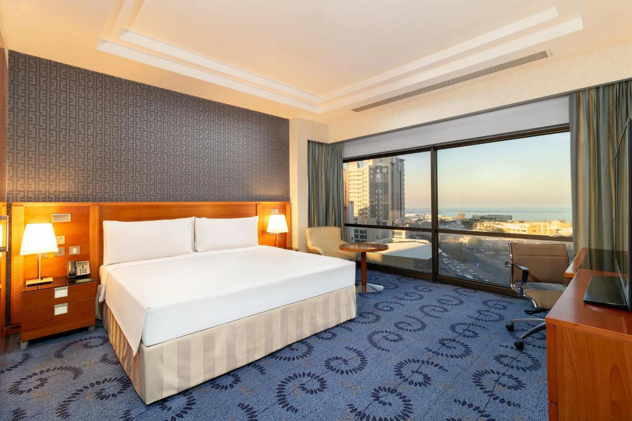 Photo of the whole room, Bed in Holiday Inn Kuwait by IHG