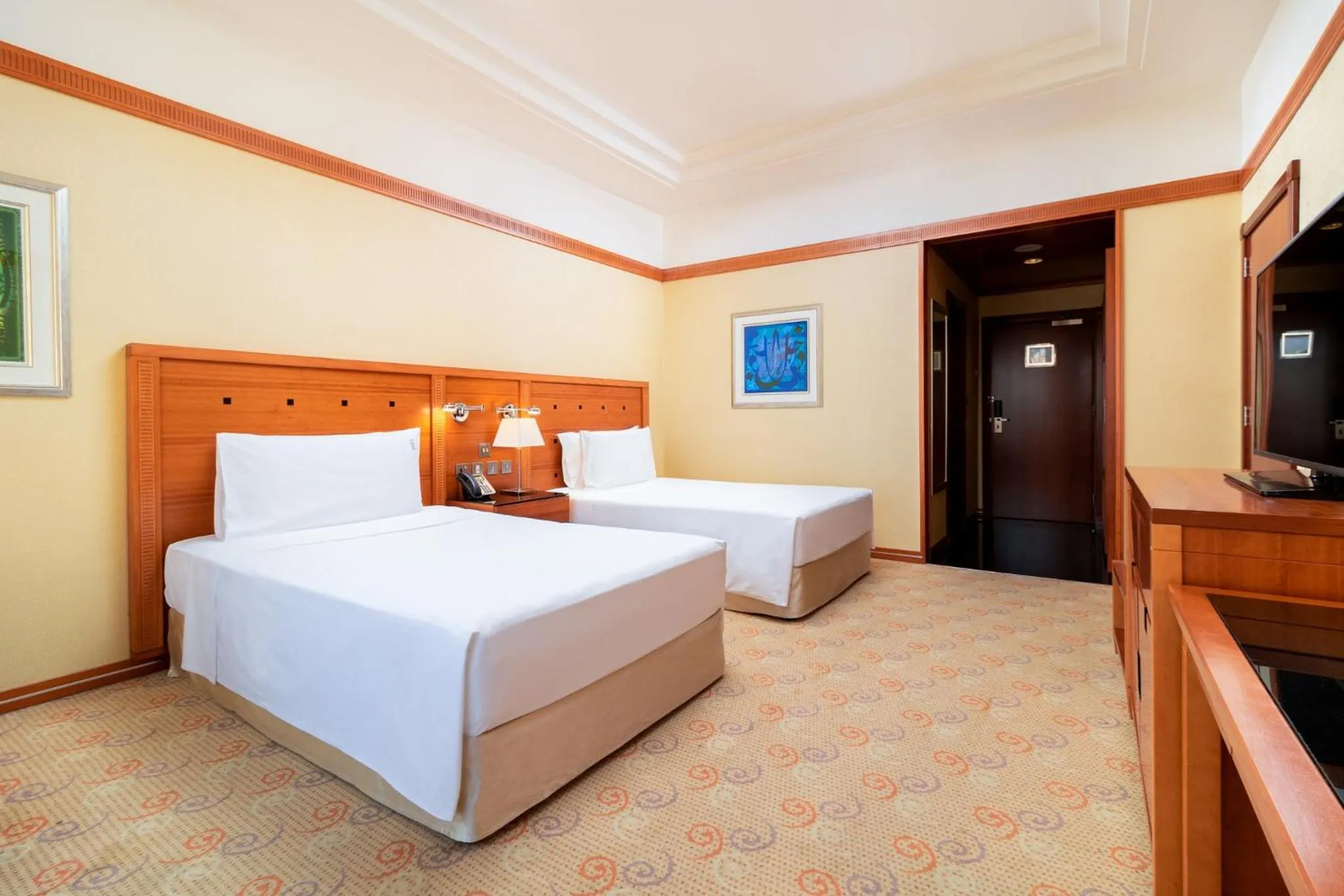 Photo of the whole room, Bed in Holiday Inn Kuwait by IHG