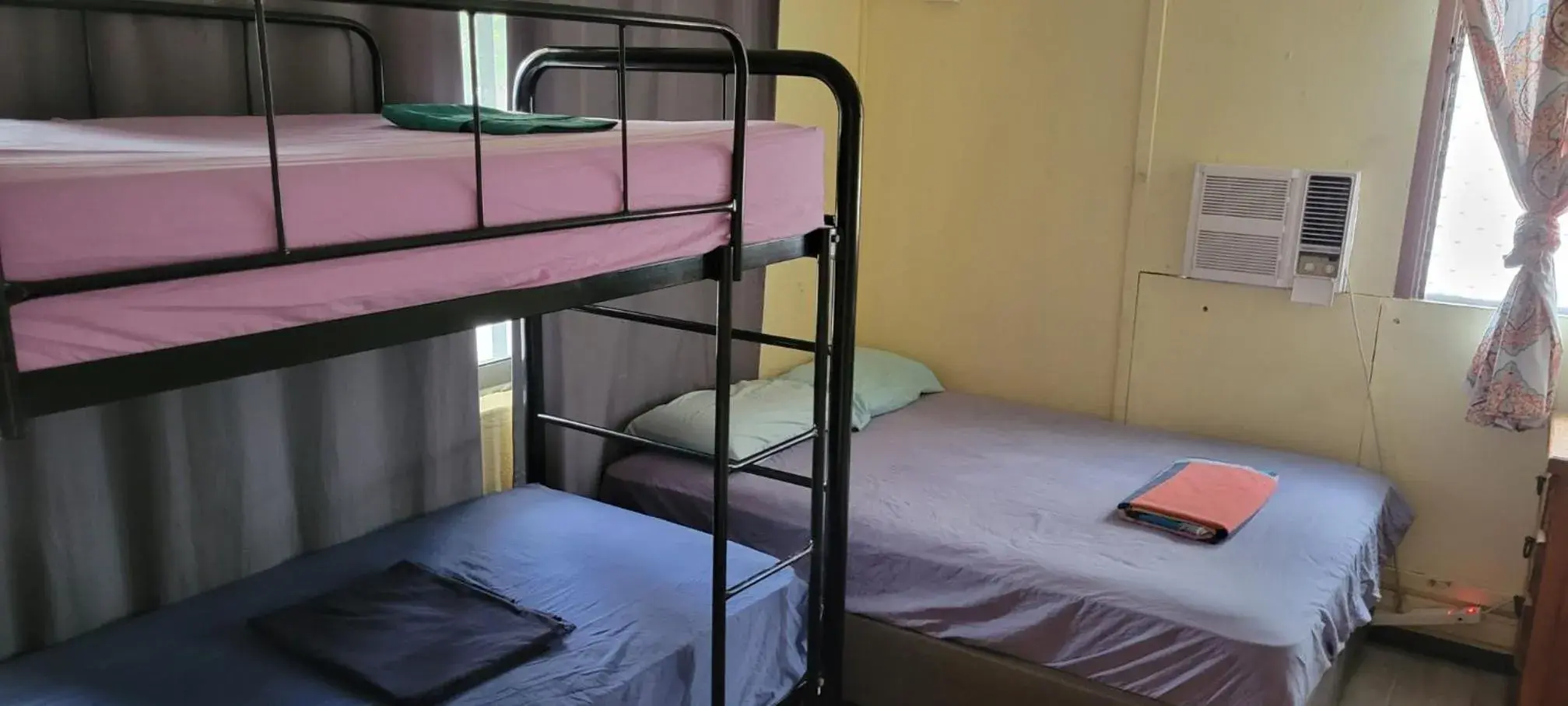 Bed in 4-Bed Dormitory Room (18 to 35yo) in The Cozy Hostel - Motel Bed in 4-Bed Dormitory Room (18 to 35yo) in The Cozy Hostel - Motel