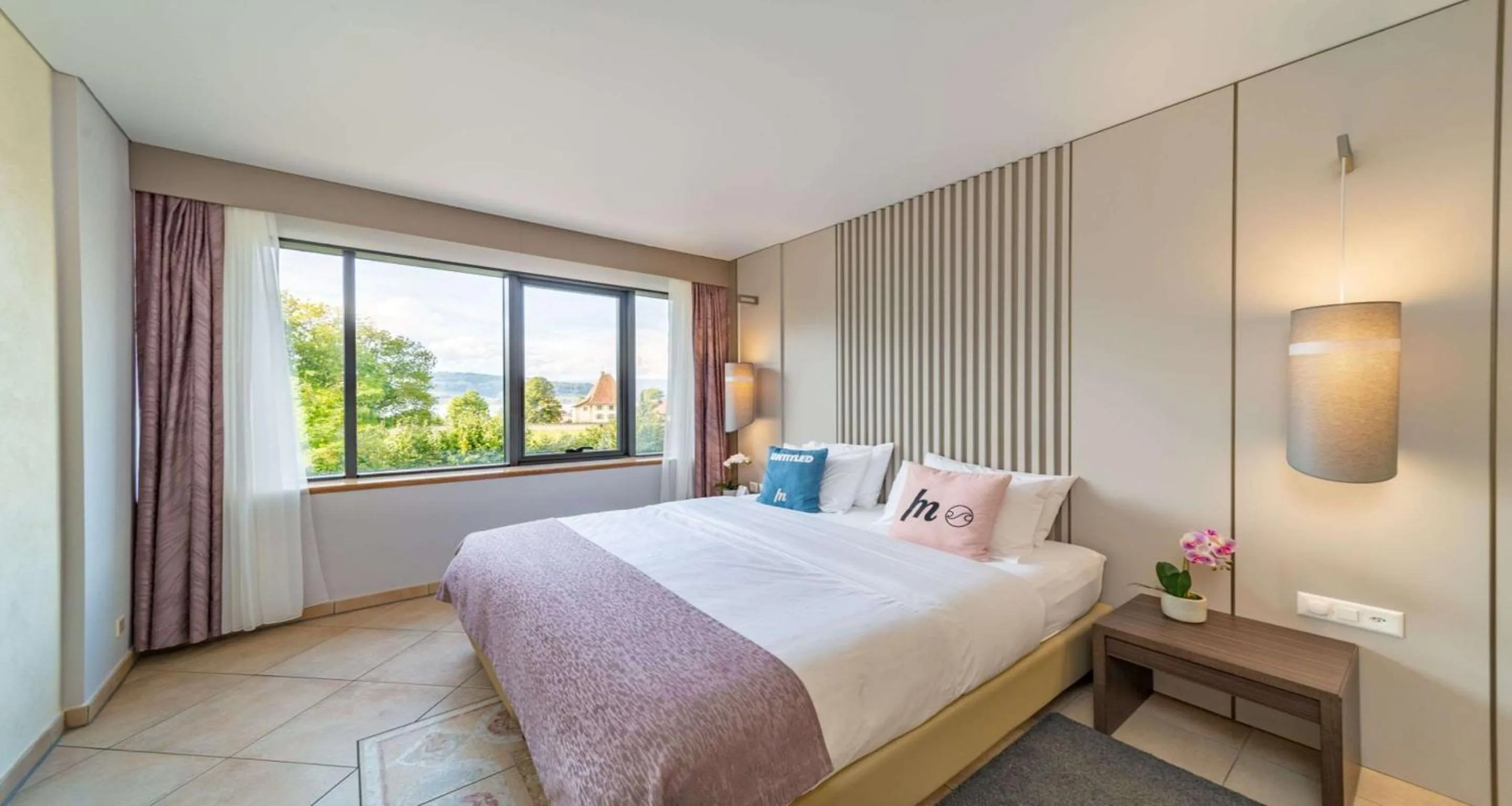 Photo of the whole room, Bed in SeePark Hotel Murten