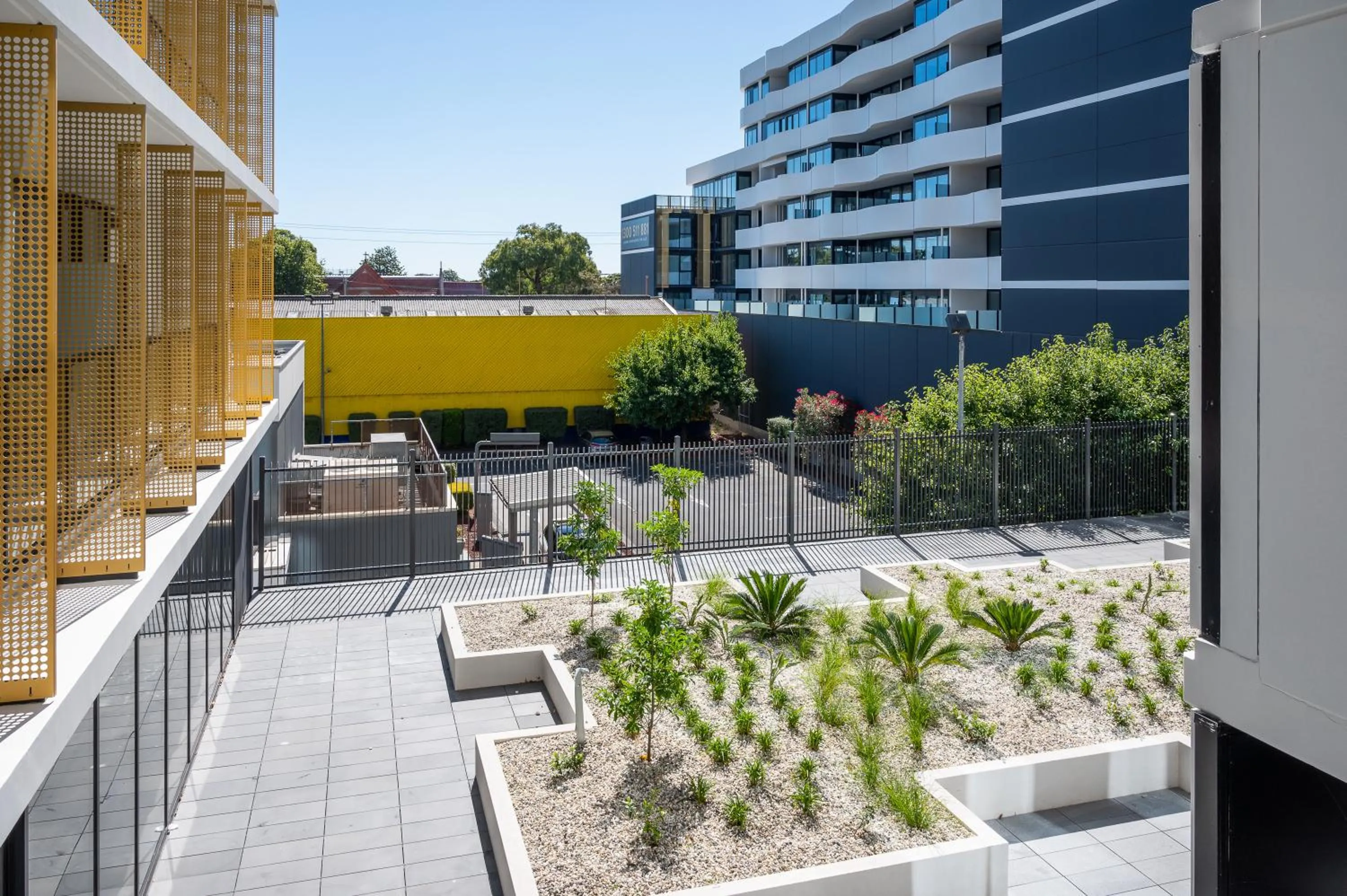 Inner courtyard view in Oros Hotel and Apartments